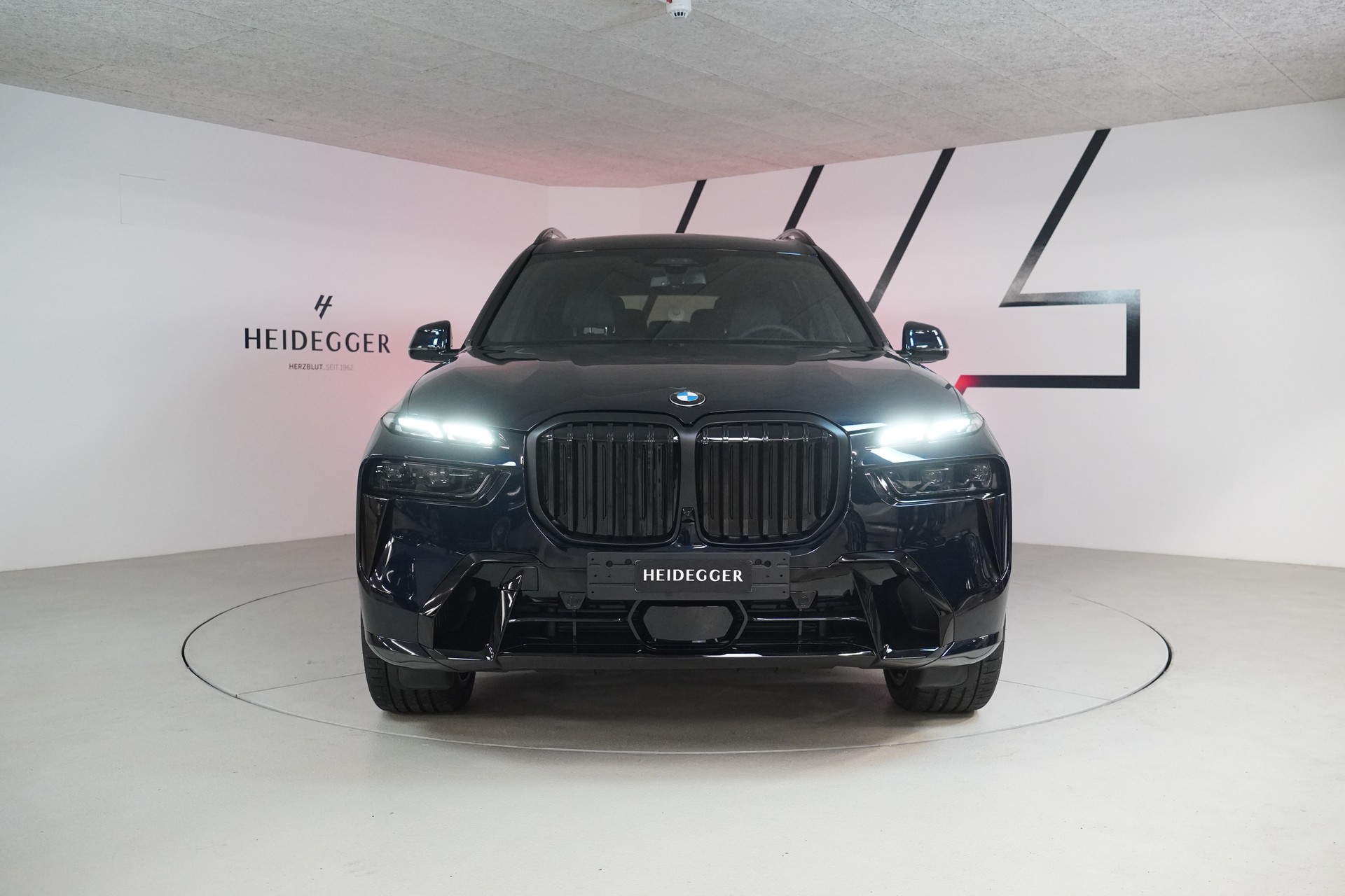 BMW X7 xDrive 48V 40d M Sport Pro Steptronic-showroom-element-1