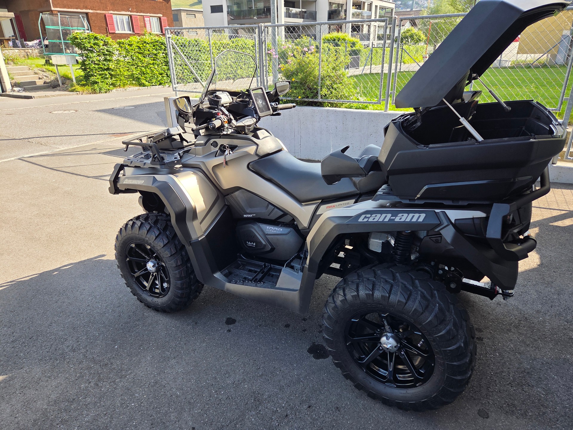 CAN-AM Outlander Max 1000 LTD Limit Edition-image-2