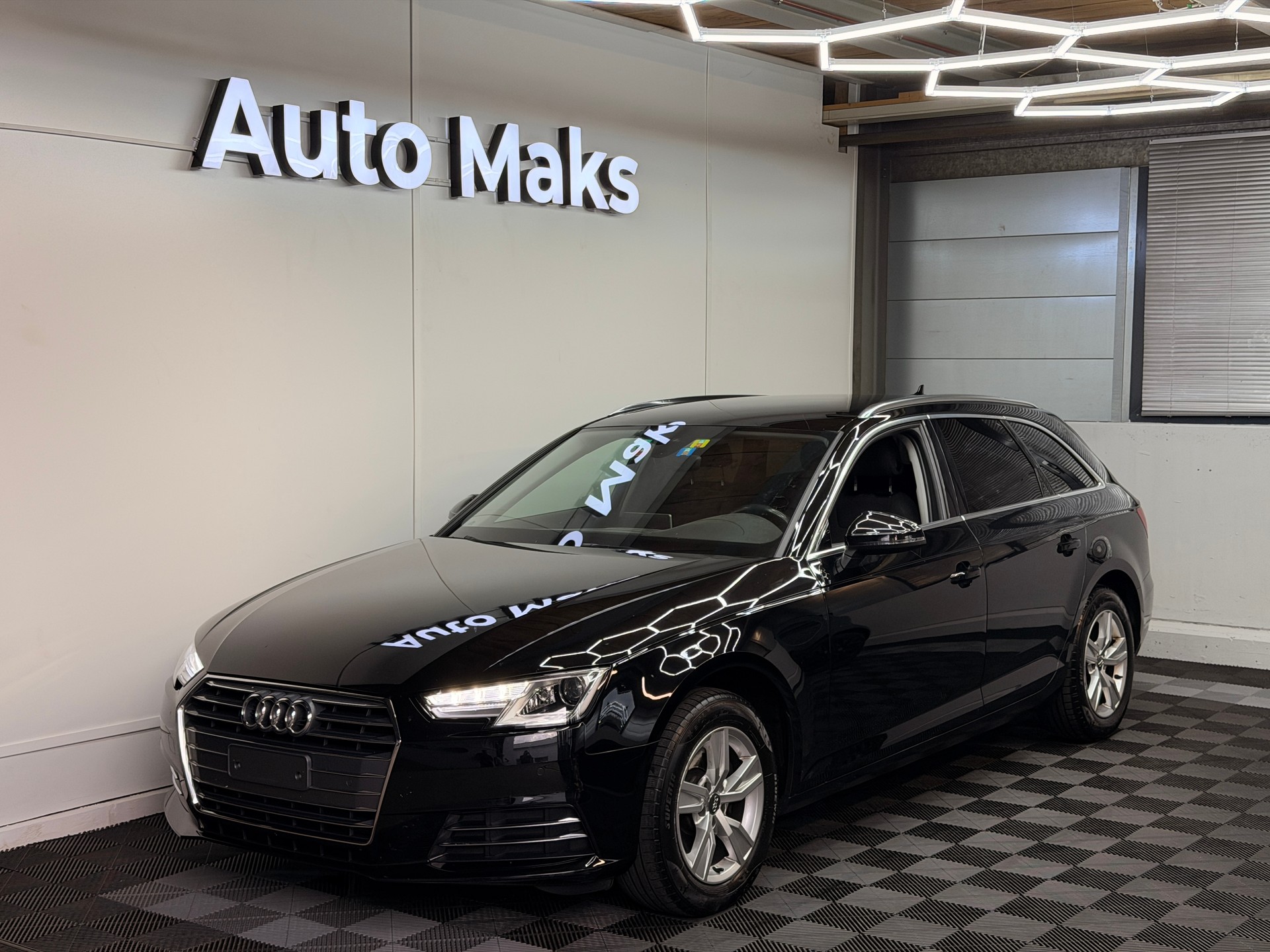 AUDI A4 Avant 2.0 TDI Design S-tronic