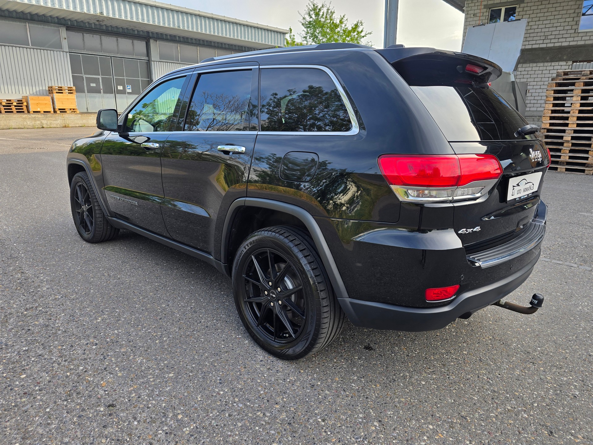 JEEP Grand Cherokee 3.0 CRD Summit Automatic-image-4