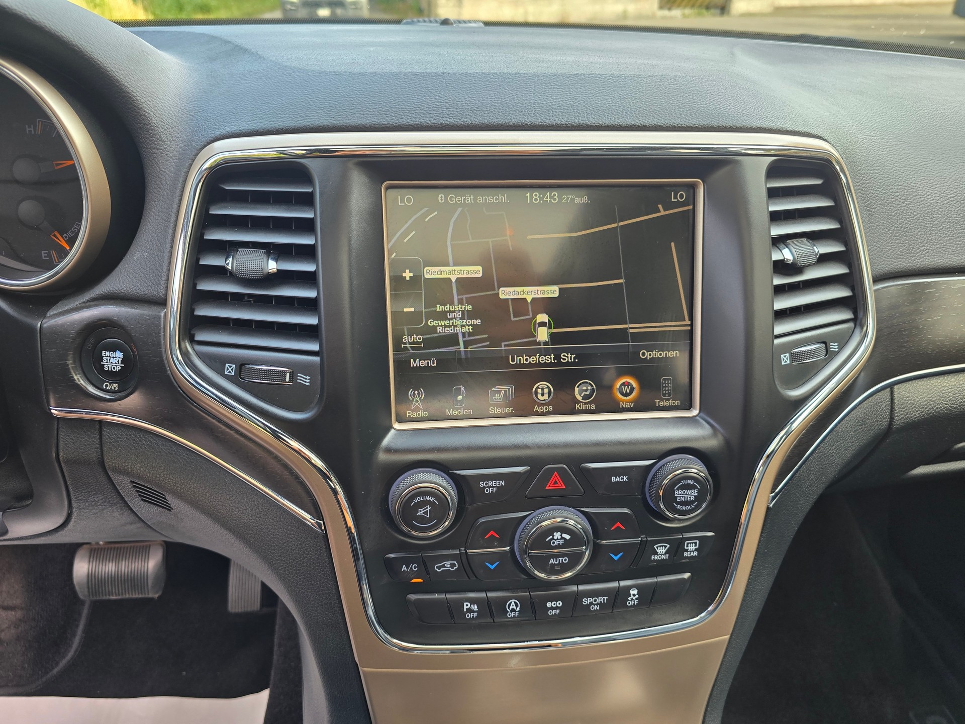 JEEP Grand Cherokee 3.0 CRD Summit Automatic-image-25