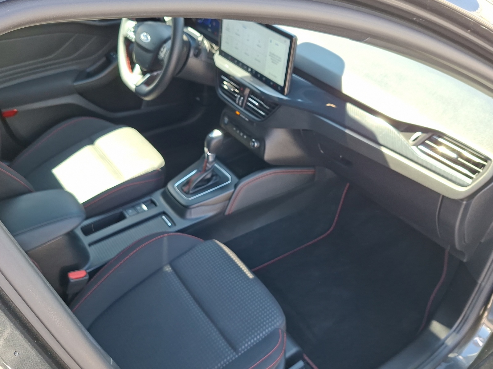 FORD Focus 1.0 MHEV St Line X Automatique-image-9