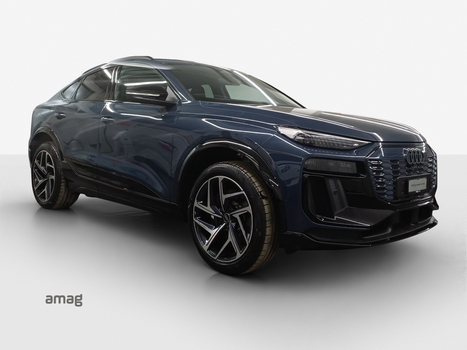 AUDI SQ6 Sportback e-tron quattro-image-5