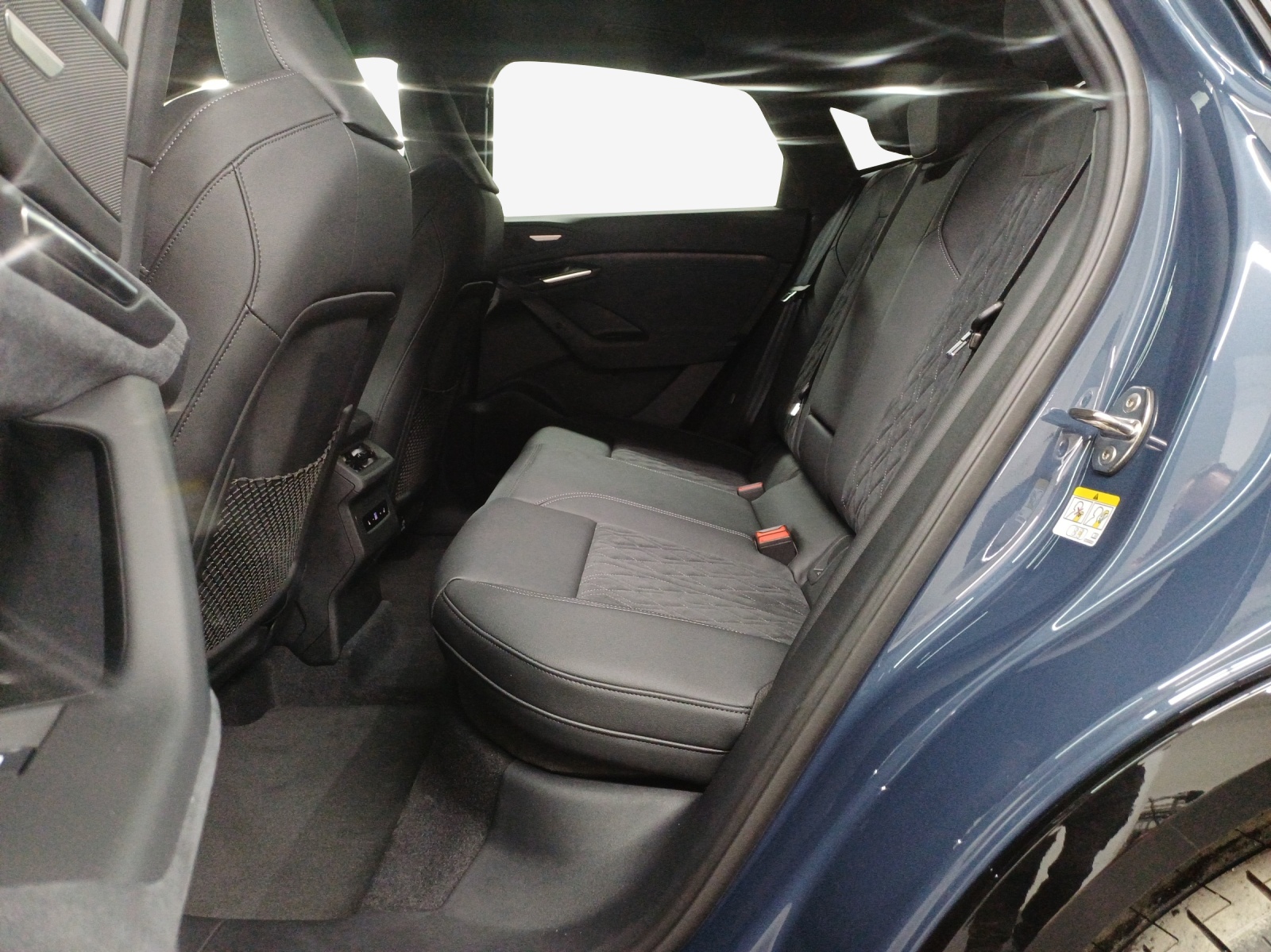 AUDI SQ6 Sportback e-tron quattro-image-11