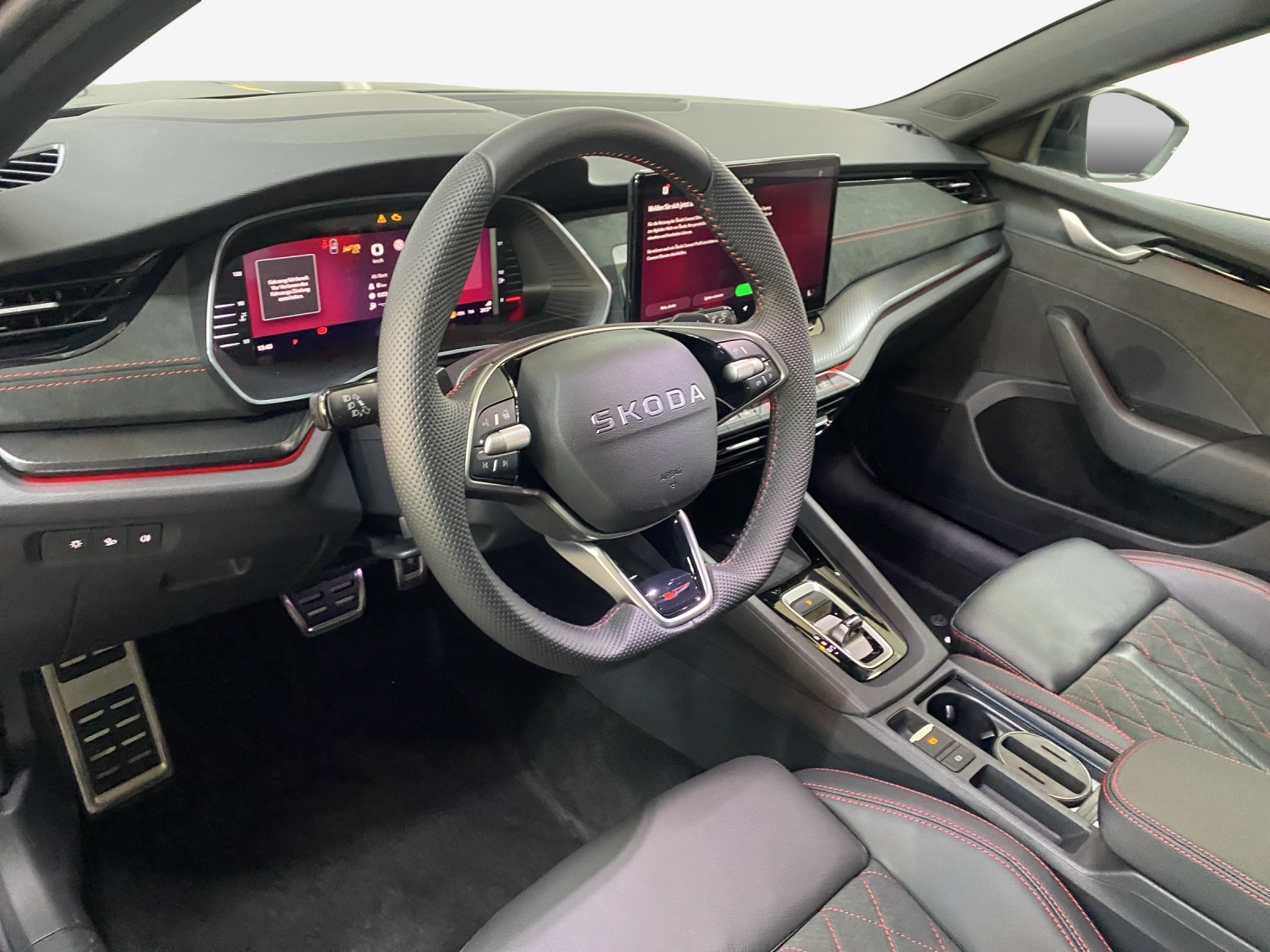 SKODA Octavia Combi 2.0 TSI DSG RS 30 Years Edition-image-14