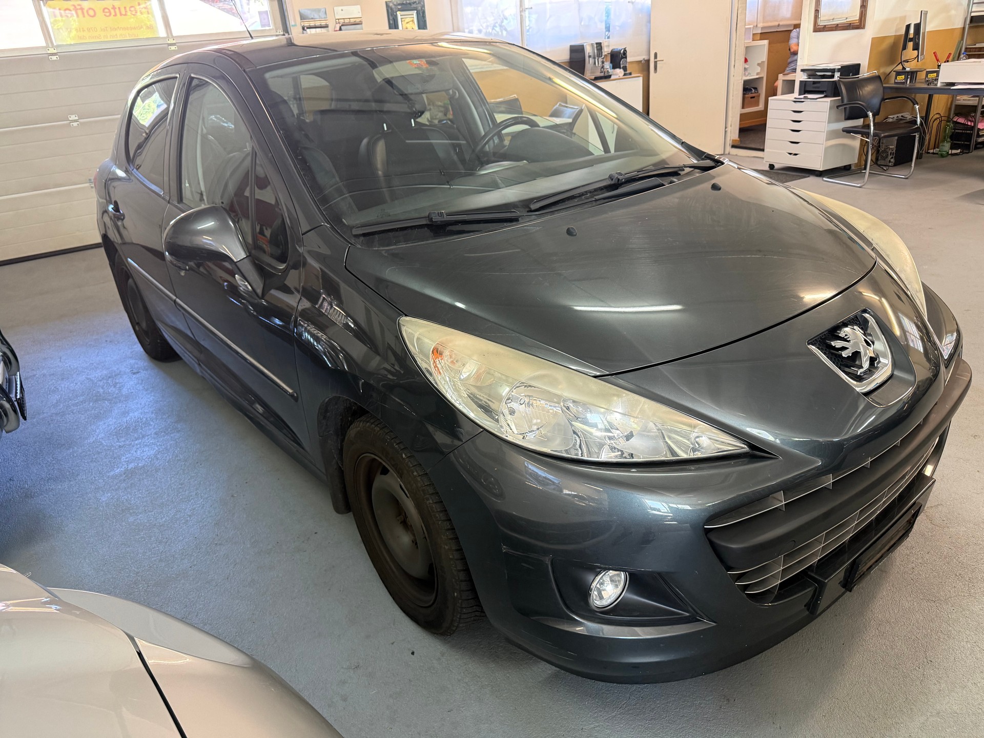 PEUGEOT 207 1.6 HDI Allure-showroom-element-2