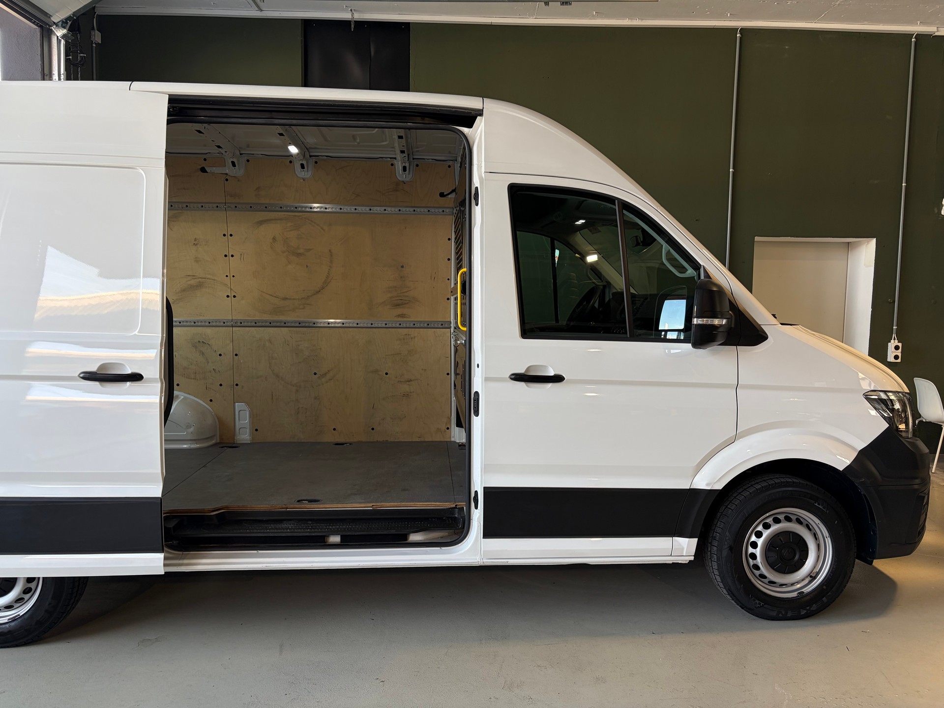 VW Crafter 35 2.0 TDI L3 ***CH-Fahrzeug***-image-5