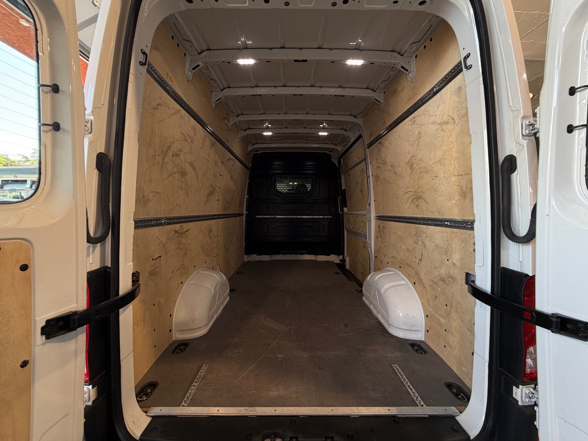 VW Crafter 35 2.0 TDI L3 ***CH-Fahrzeug***-image-10