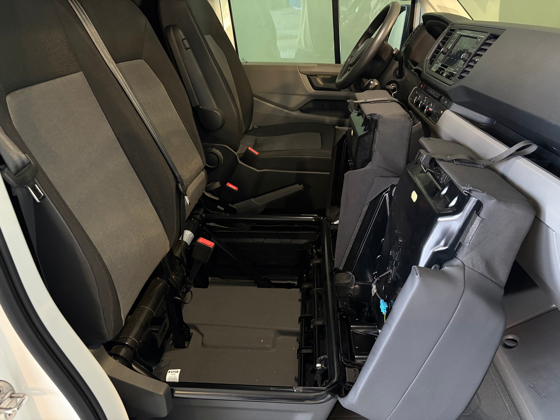 VW Crafter 35 2.0 TDI L3 ***CH-Fahrzeug***-image-19