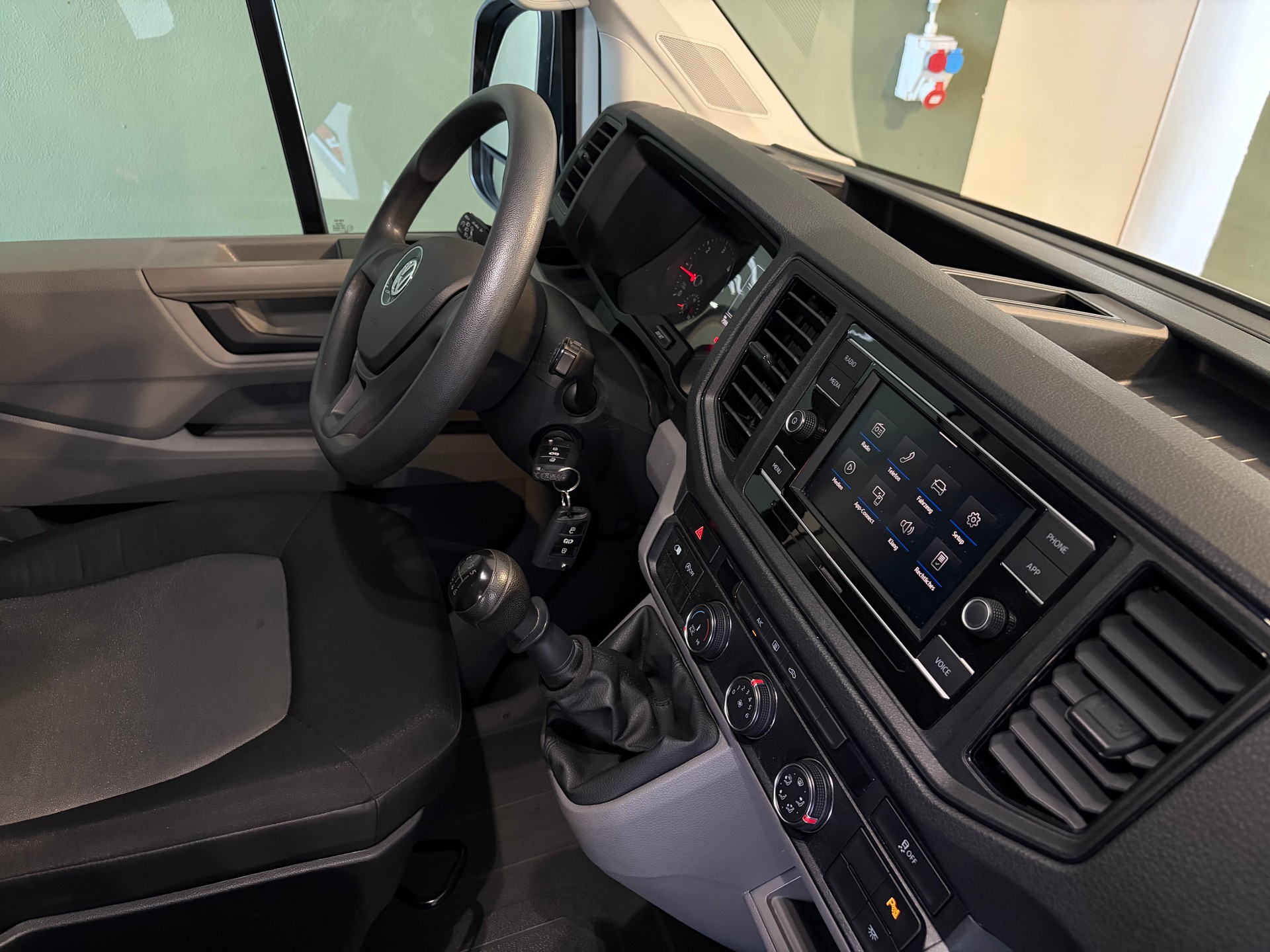VW Crafter 35 2.0 TDI L3 ***CH-Fahrzeug***-image-18