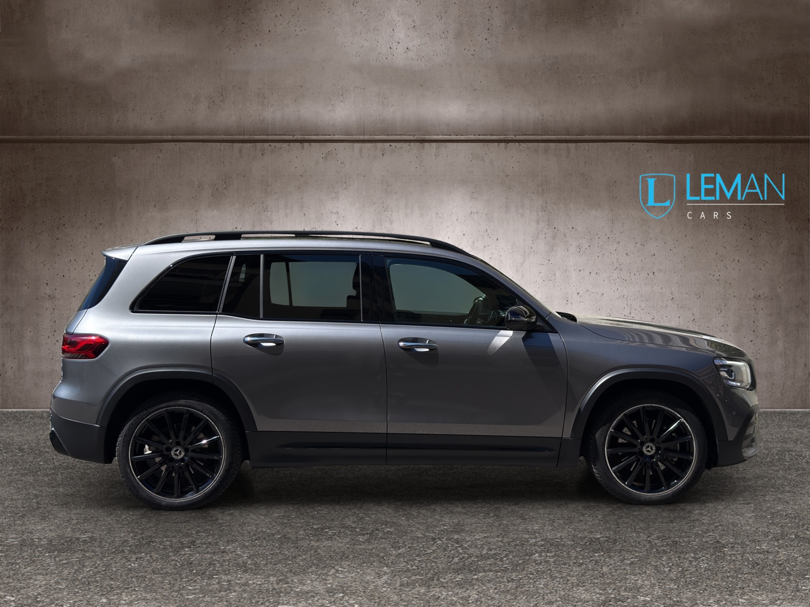 MERCEDES-BENZ GLB 250 4Matic AMG Line 8G-Tronic-image-3