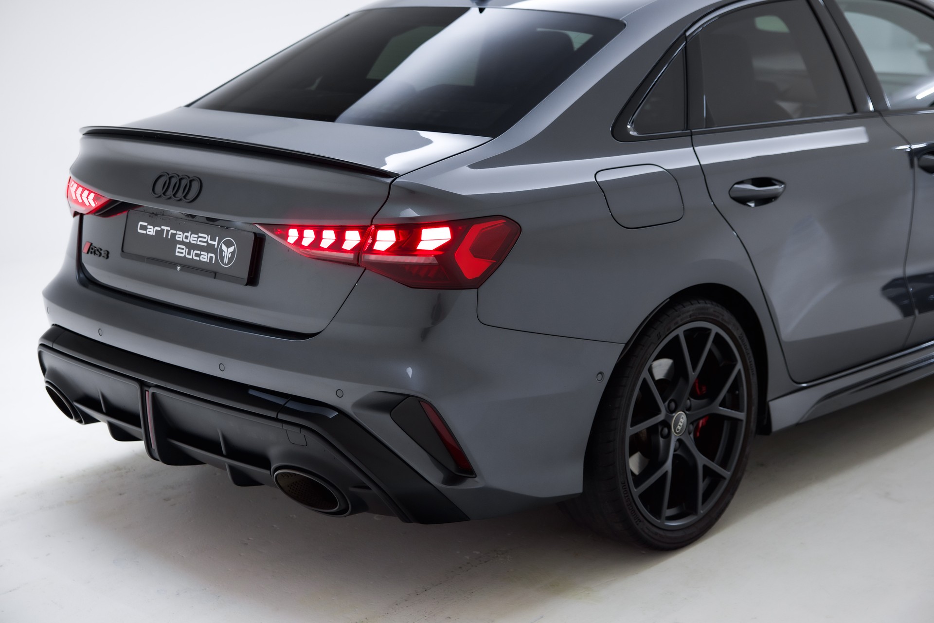 AUDI RS3 Limousine 2.5 TSI quattro S-tronic-image-12