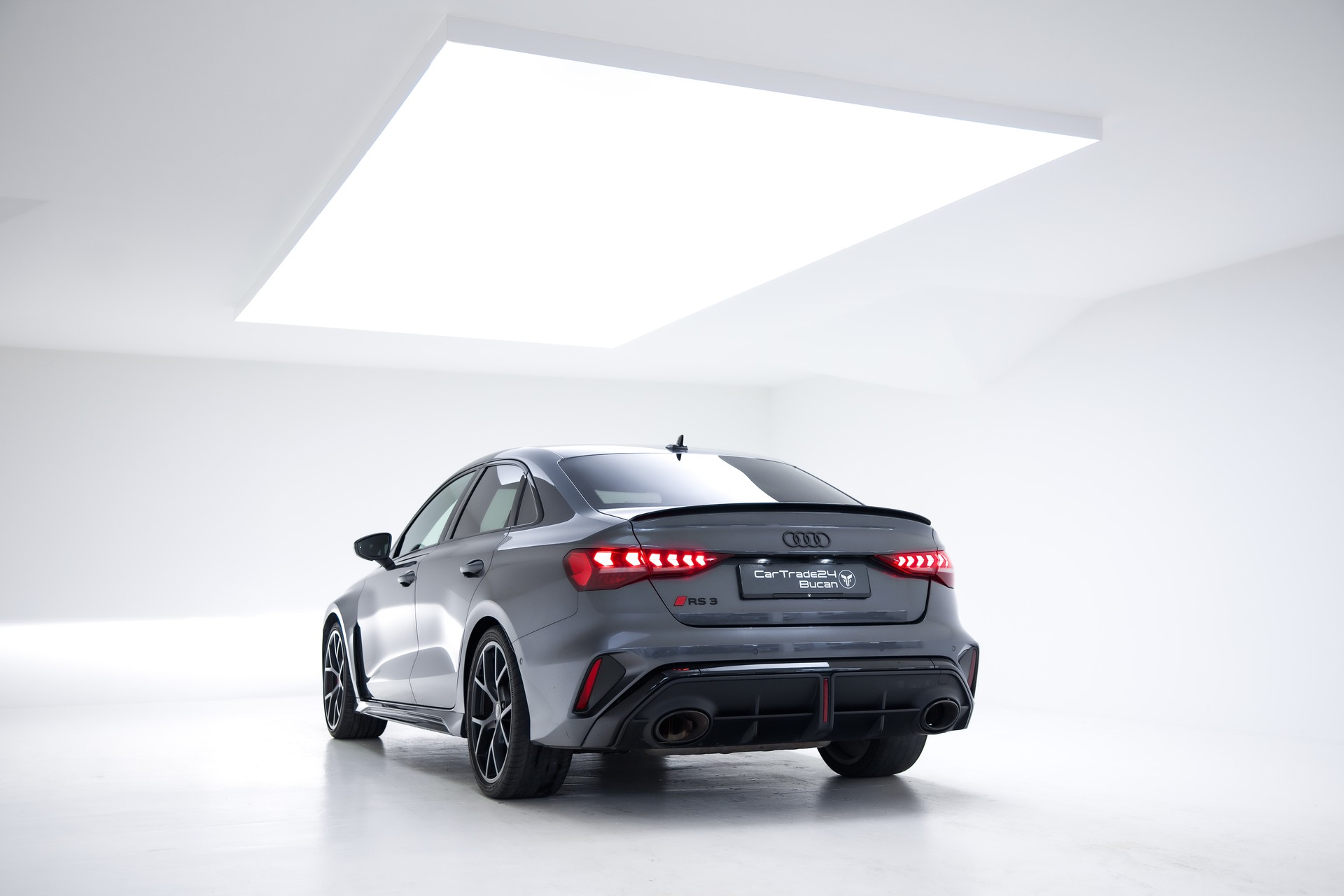 AUDI RS3 Limousine 2.5 TSI quattro S-tronic-image-9