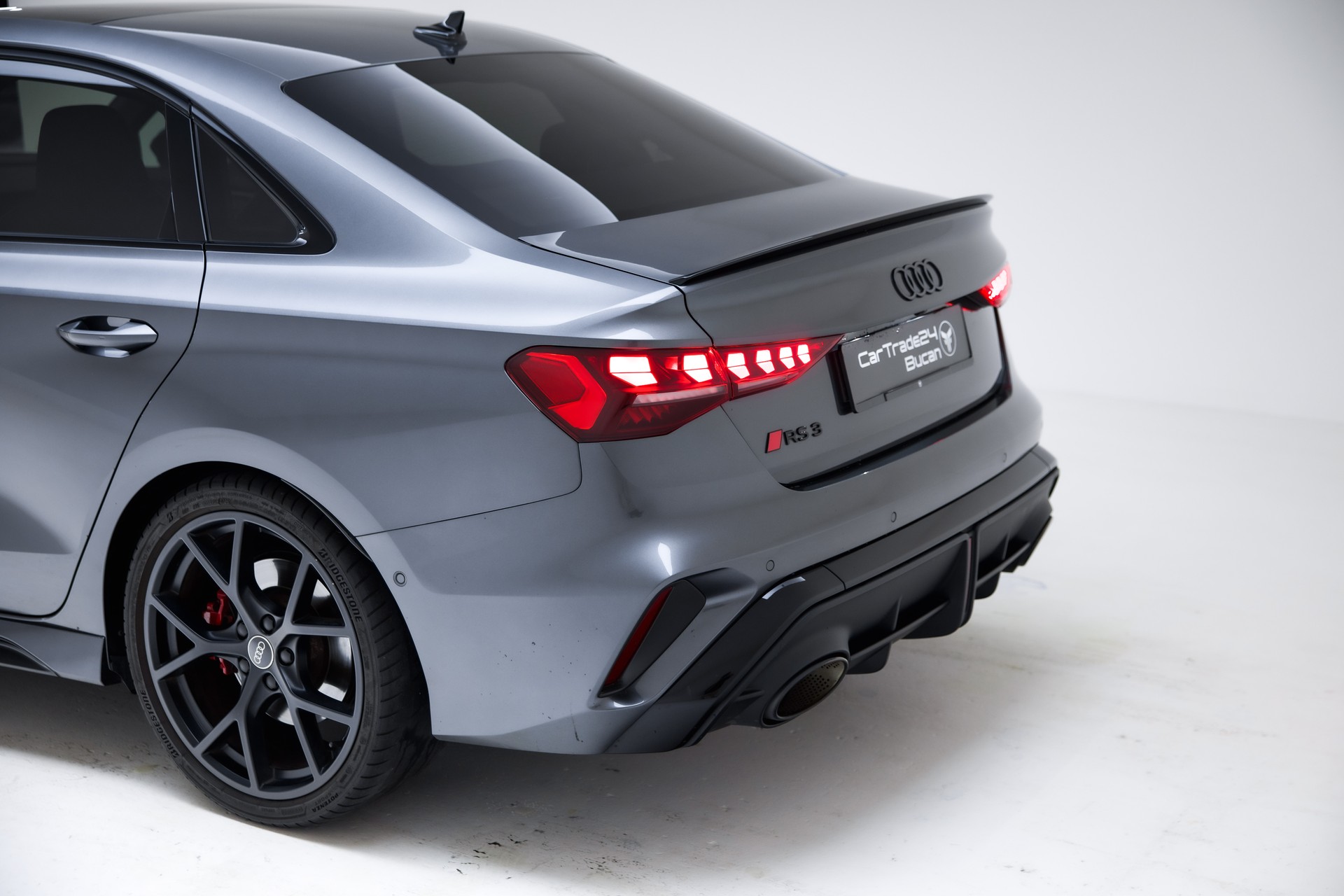 AUDI RS3 Limousine 2.5 TSI quattro S-tronic-image-13