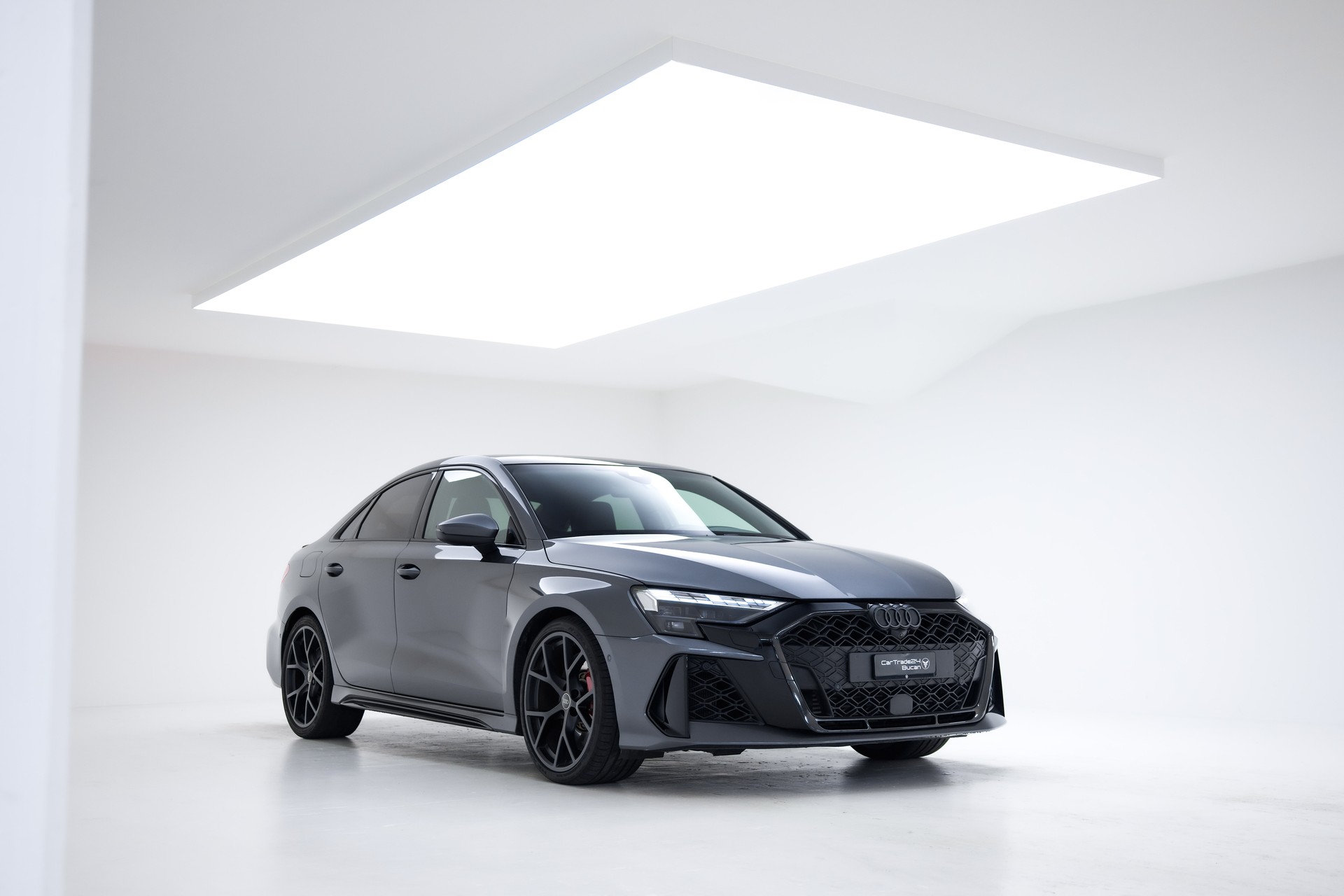 AUDI RS3 Limousine 2.5 TSI quattro S-tronic-image-6