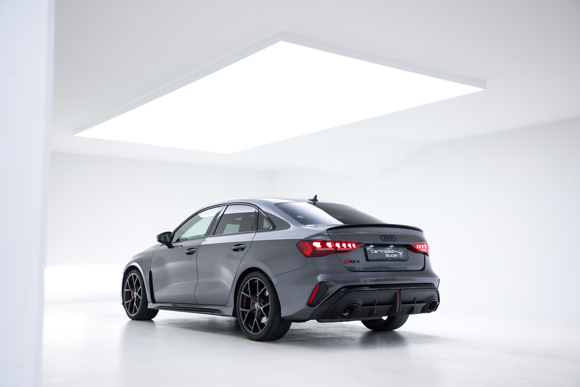 AUDI RS3 Limousine 2.5 TSI quattro S-tronic-image-10
