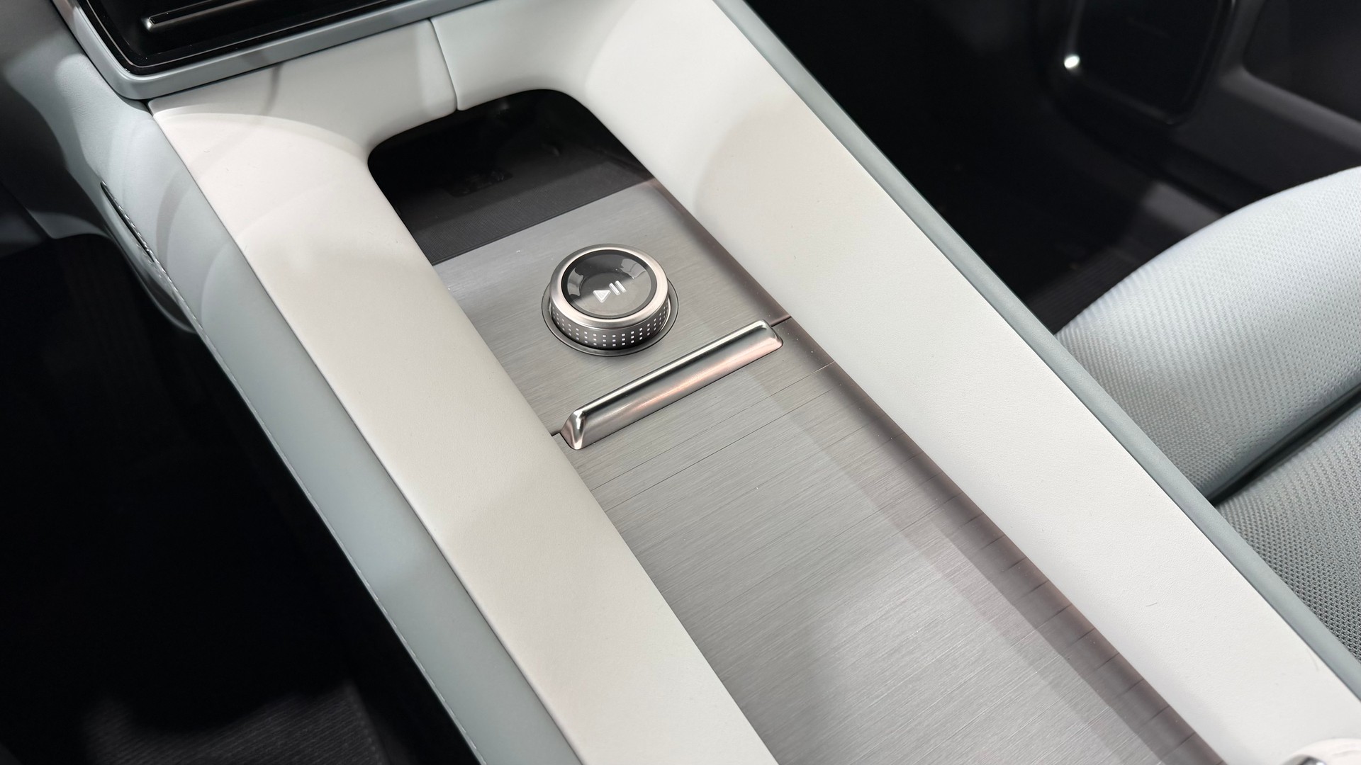 POLESTAR 4 Long Range Dual Motor-image-10