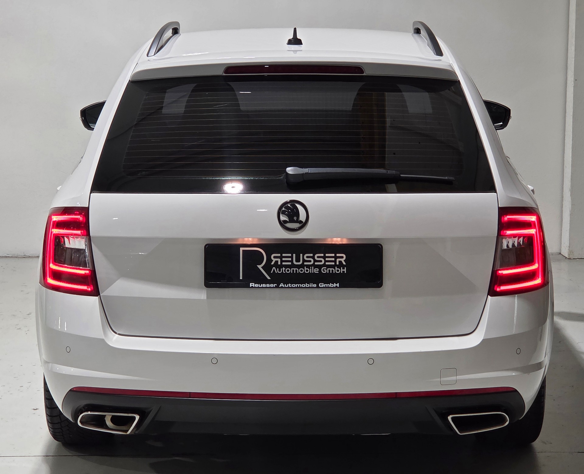 SKODA Octavia Combi 2.0 TDI RS DSG-showroom-element-3