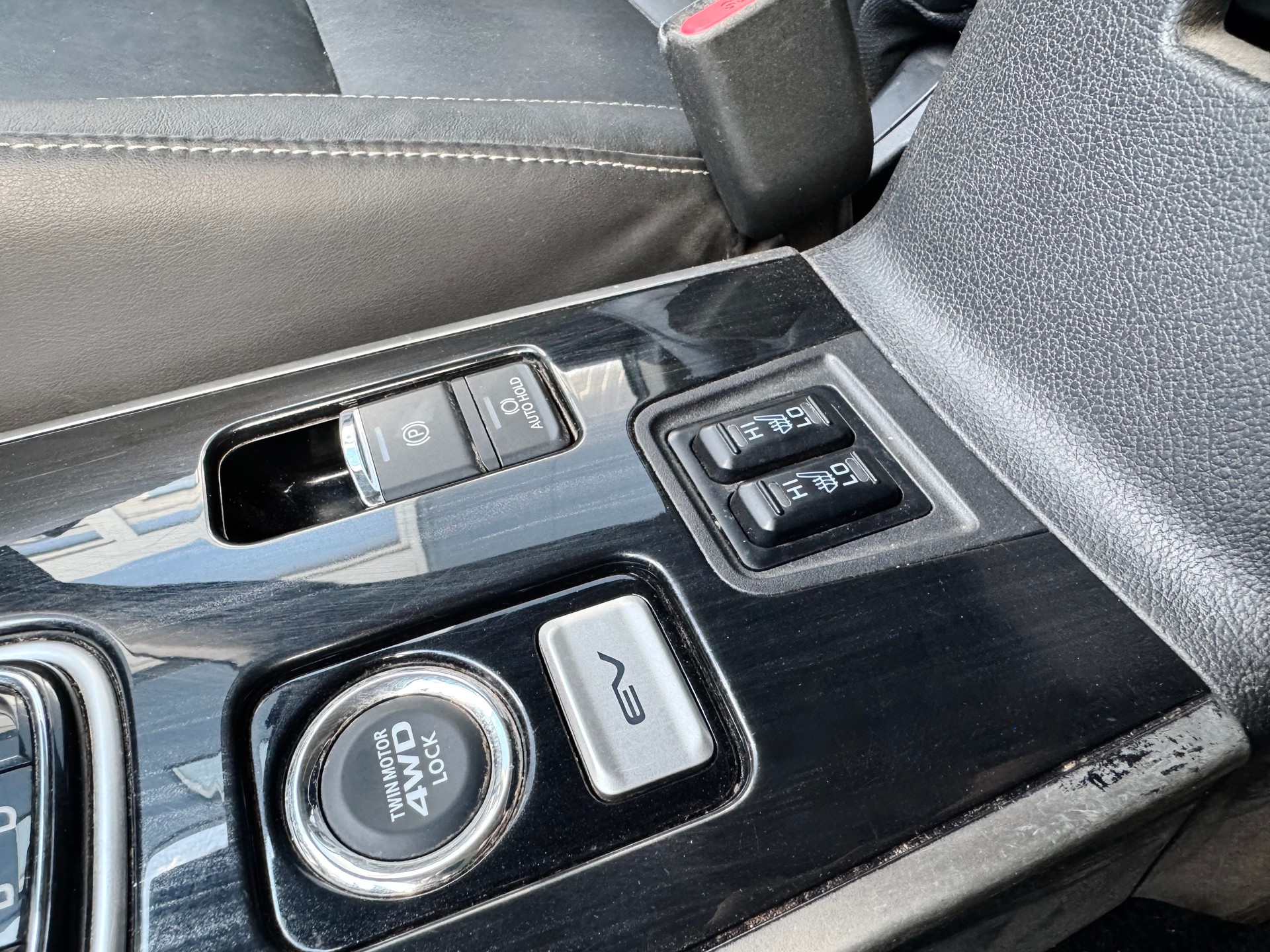 MITSUBISHI Outlander 2.0 PHEV Diamond 4WD Automatic-image-20
