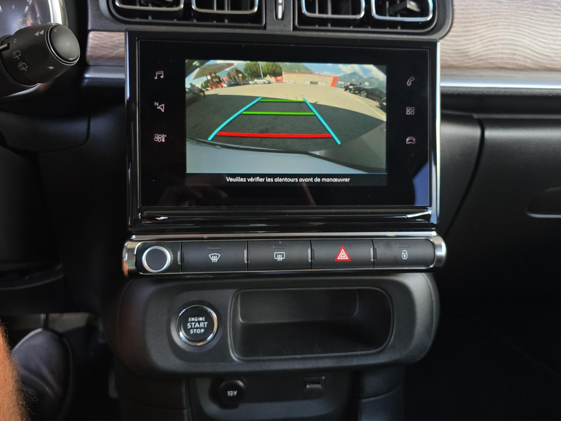 CITROEN C3 1.2 PureTech Shine-image-12