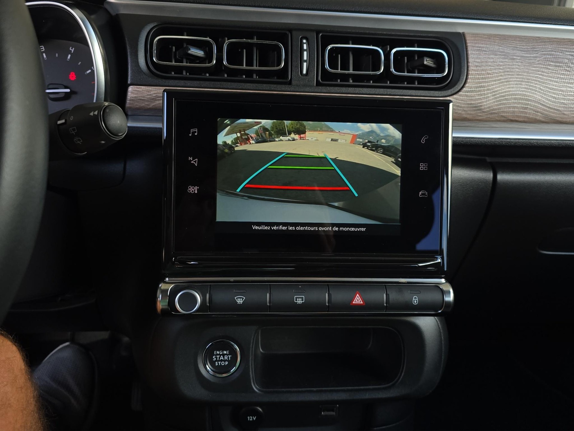CITROEN C3 1.2 PureTech Shine-image-13