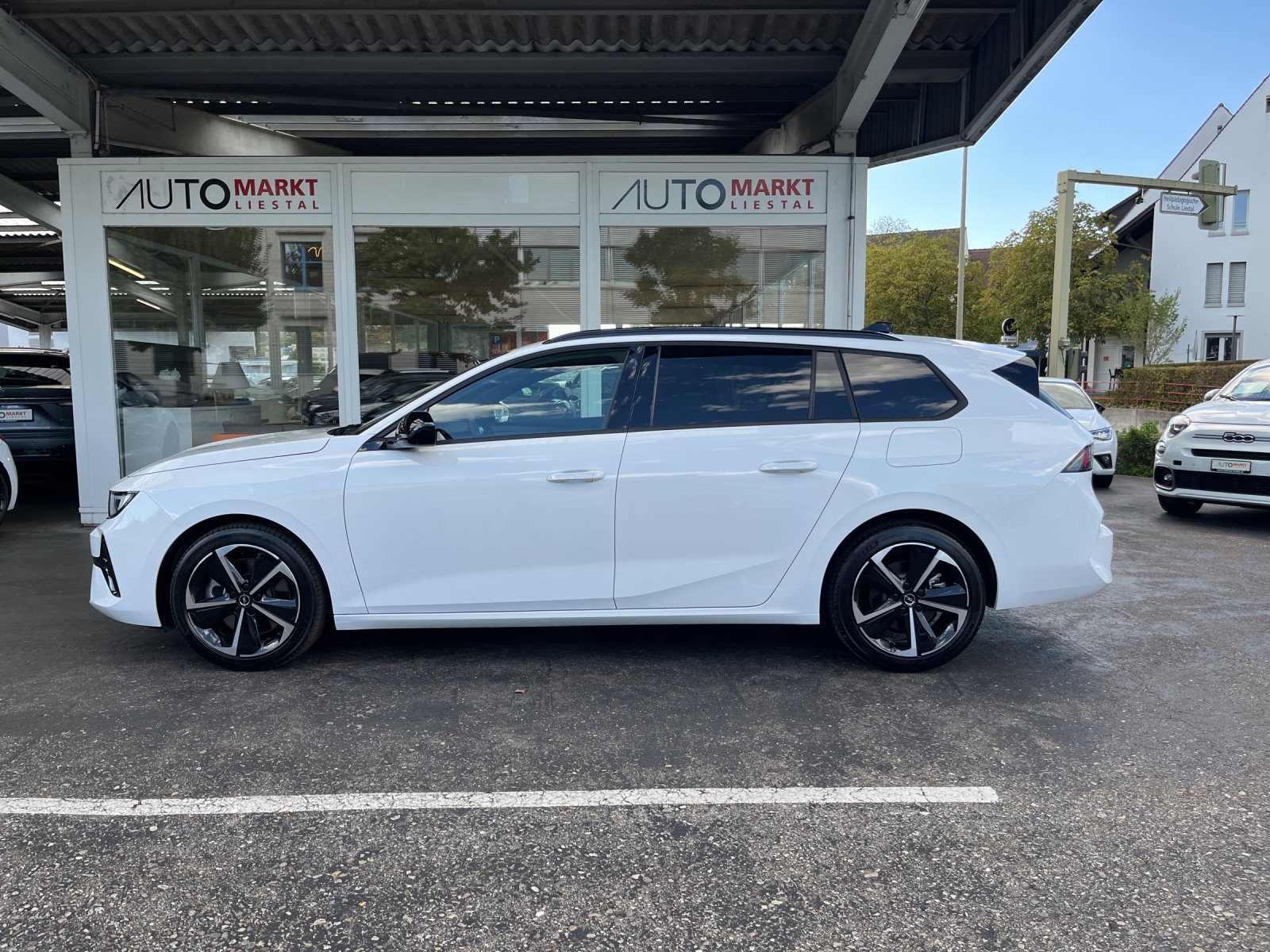 OPEL Astra Sports Tourer 1.6 PHEV Turbo Swiss Plus A-showroom-element-1