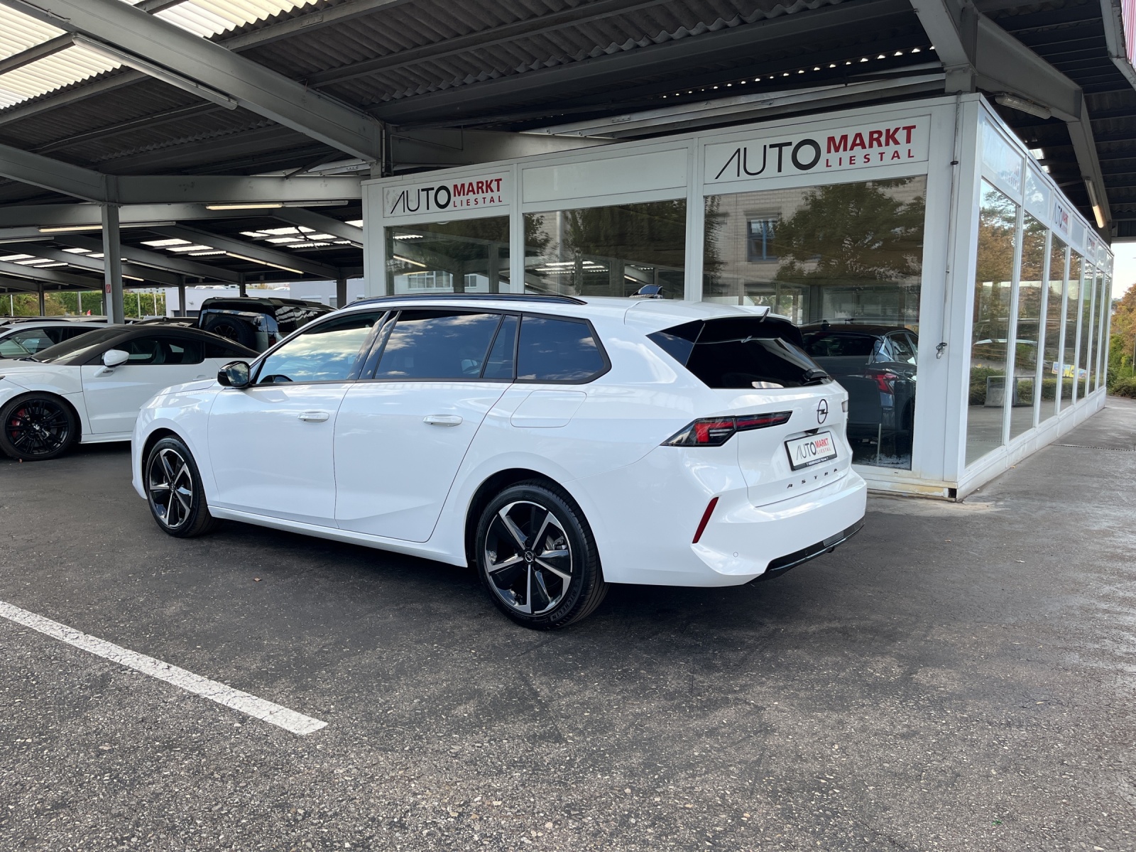 OPEL Astra Sports Tourer 1.6 PHEV Turbo Swiss Plus A-showroom-element-2