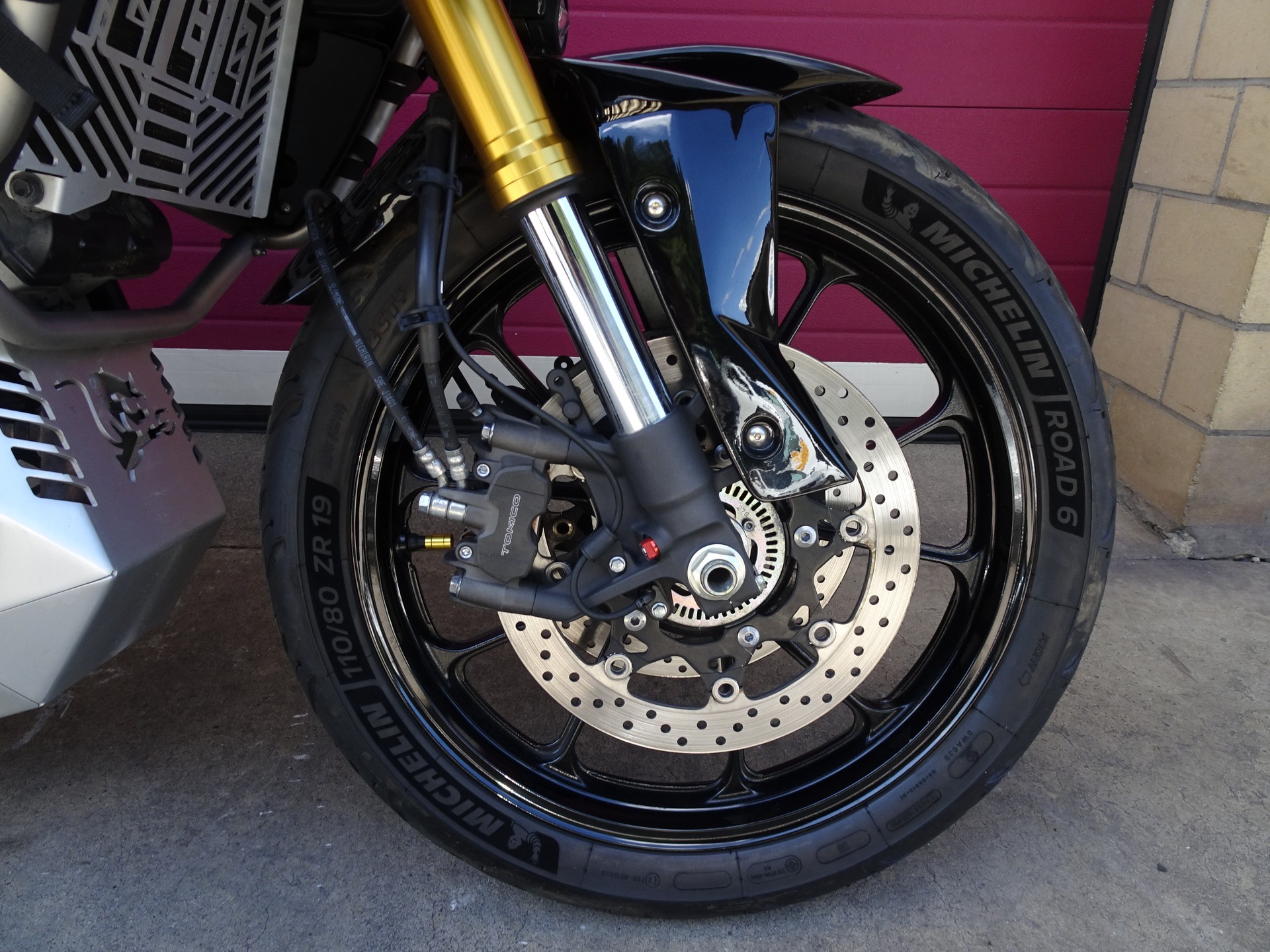 SUZUKI DL 1000 V-Strom Desert-image-1