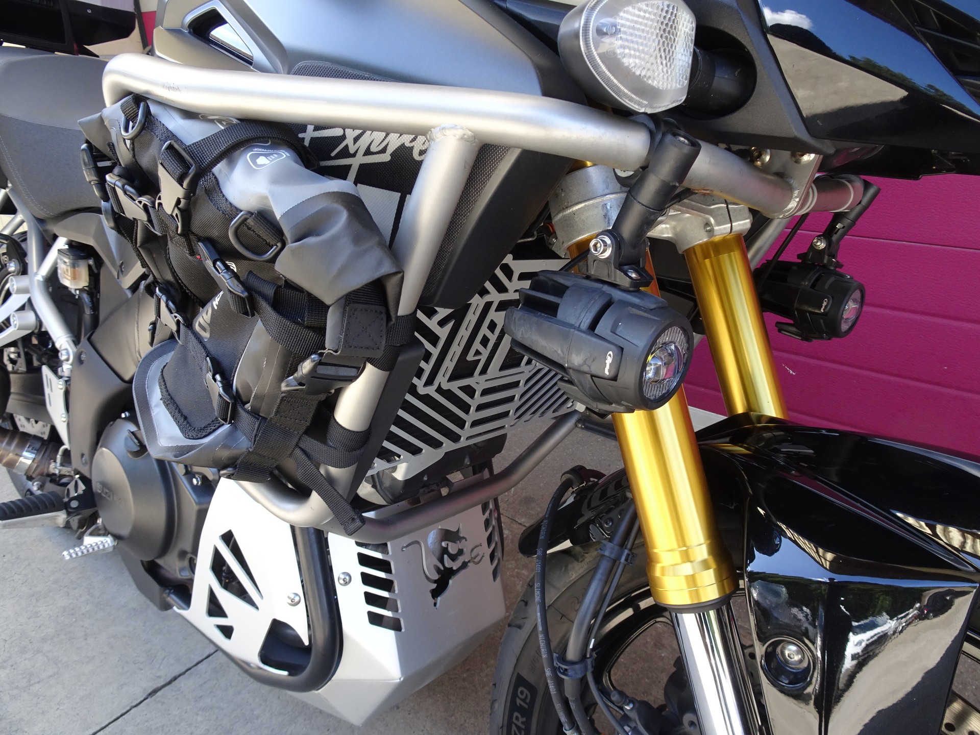 SUZUKI DL 1000 V-Strom Desert-image-13