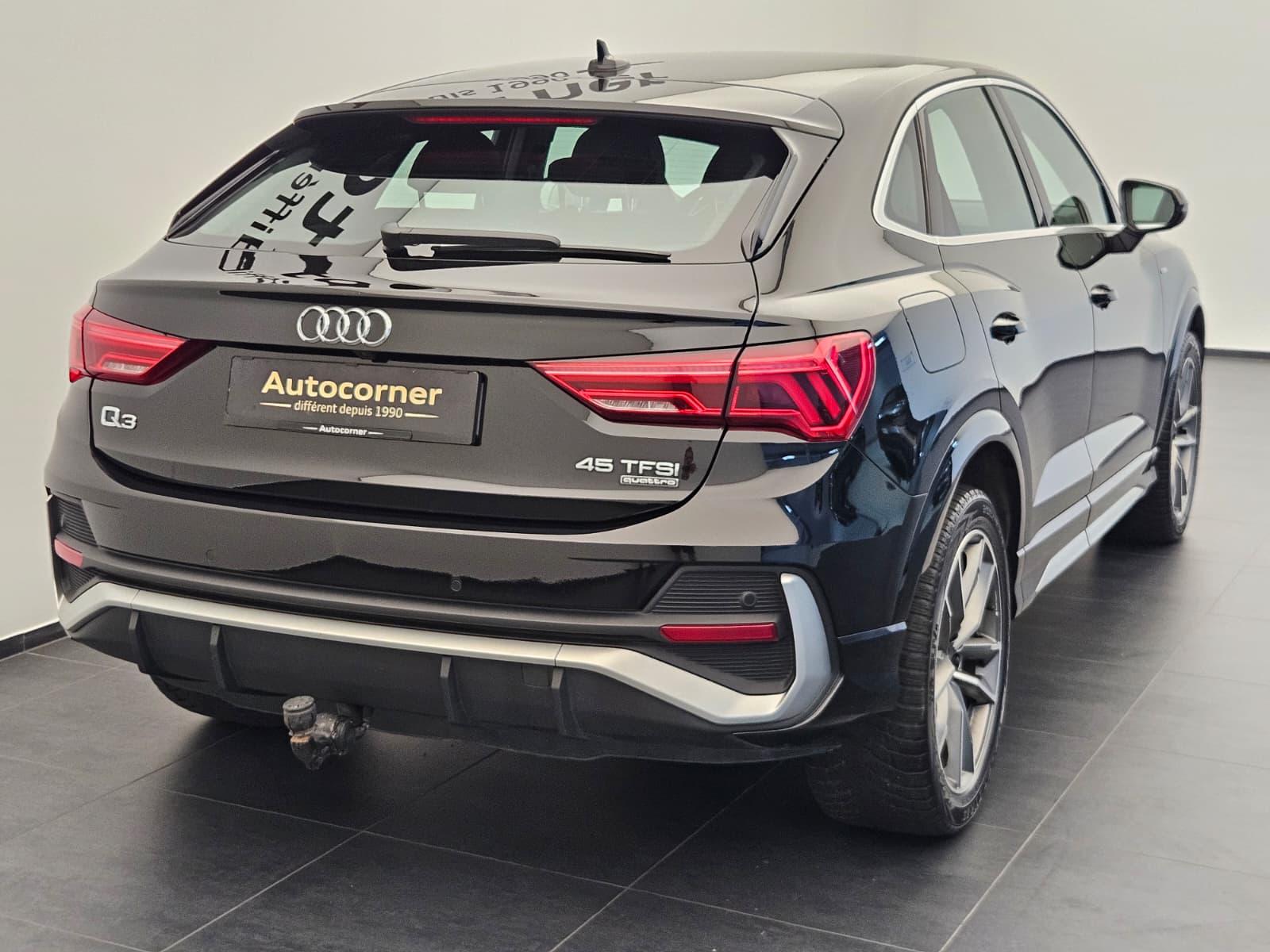 AUDI Q3 Sportback 45 TFSI S line quattro S-tronic-image-6