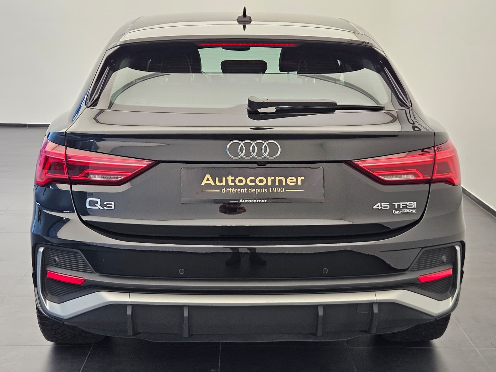 AUDI Q3 Sportback 45 TFSI S line quattro S-tronic-image-7