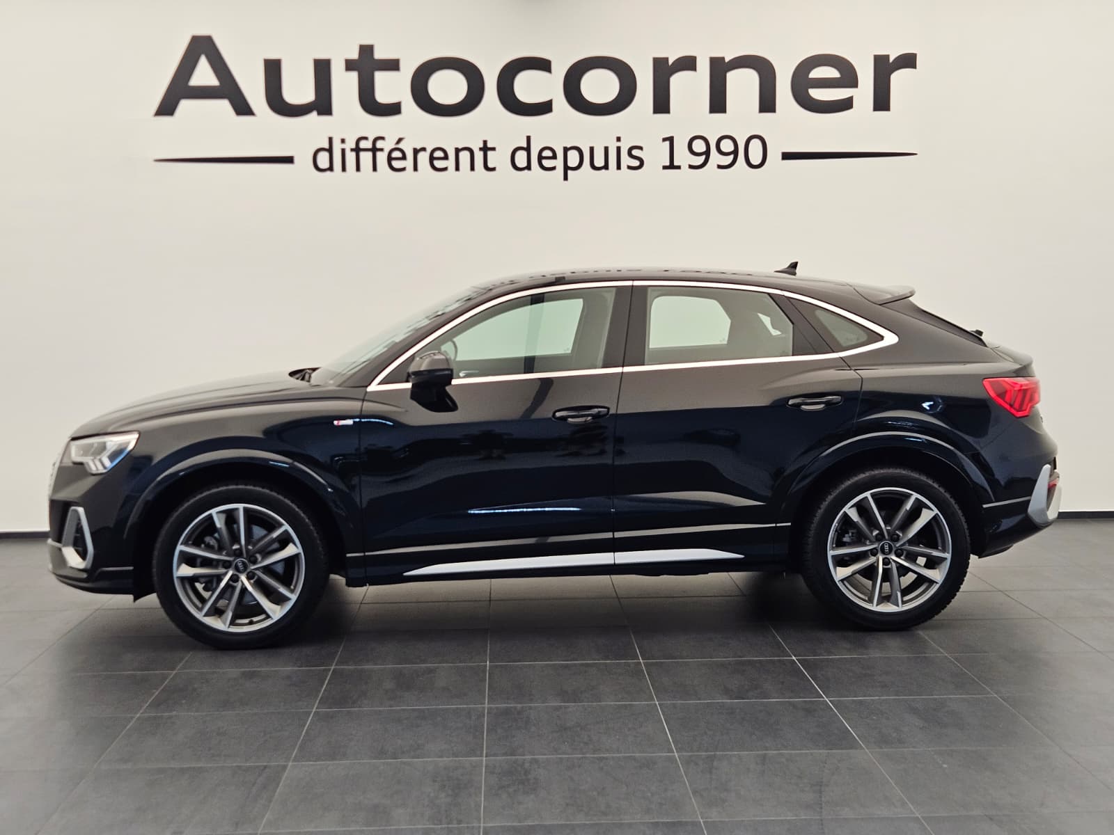 AUDI Q3 Sportback 45 TFSI S line quattro S-tronic-showroom-element-1