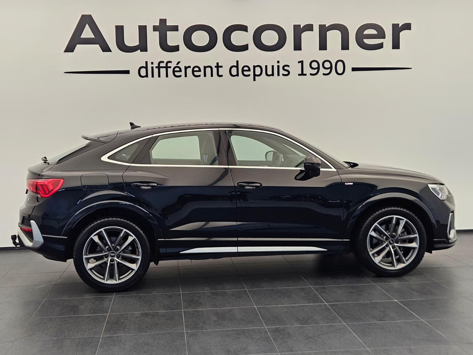 AUDI Q3 Sportback 45 TFSI S line quattro S-tronic-image-5