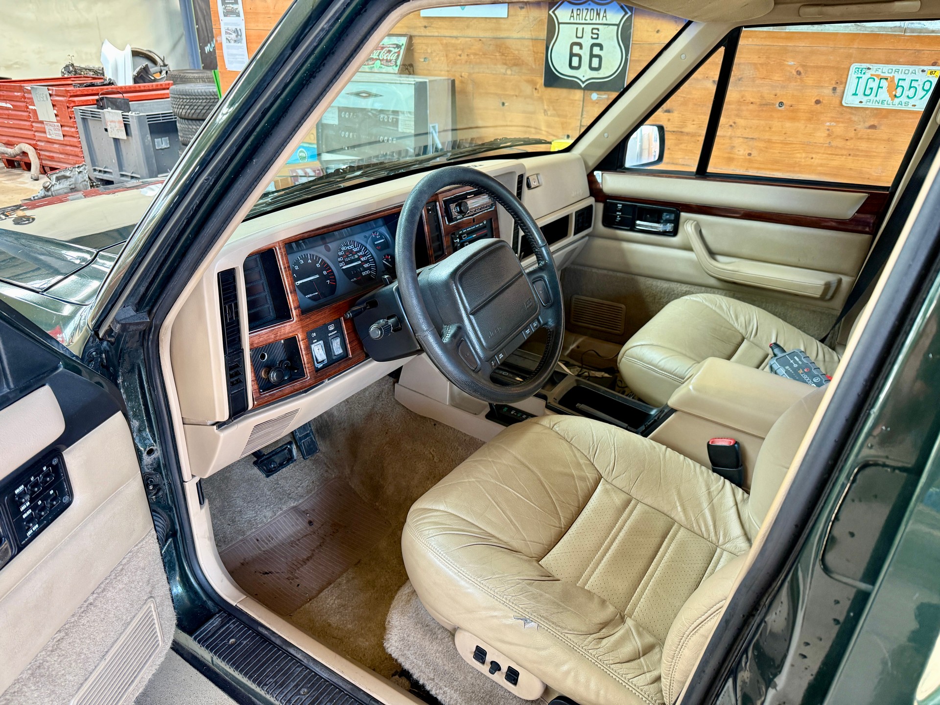 JEEP Cherokee 4.0 Country-image-4