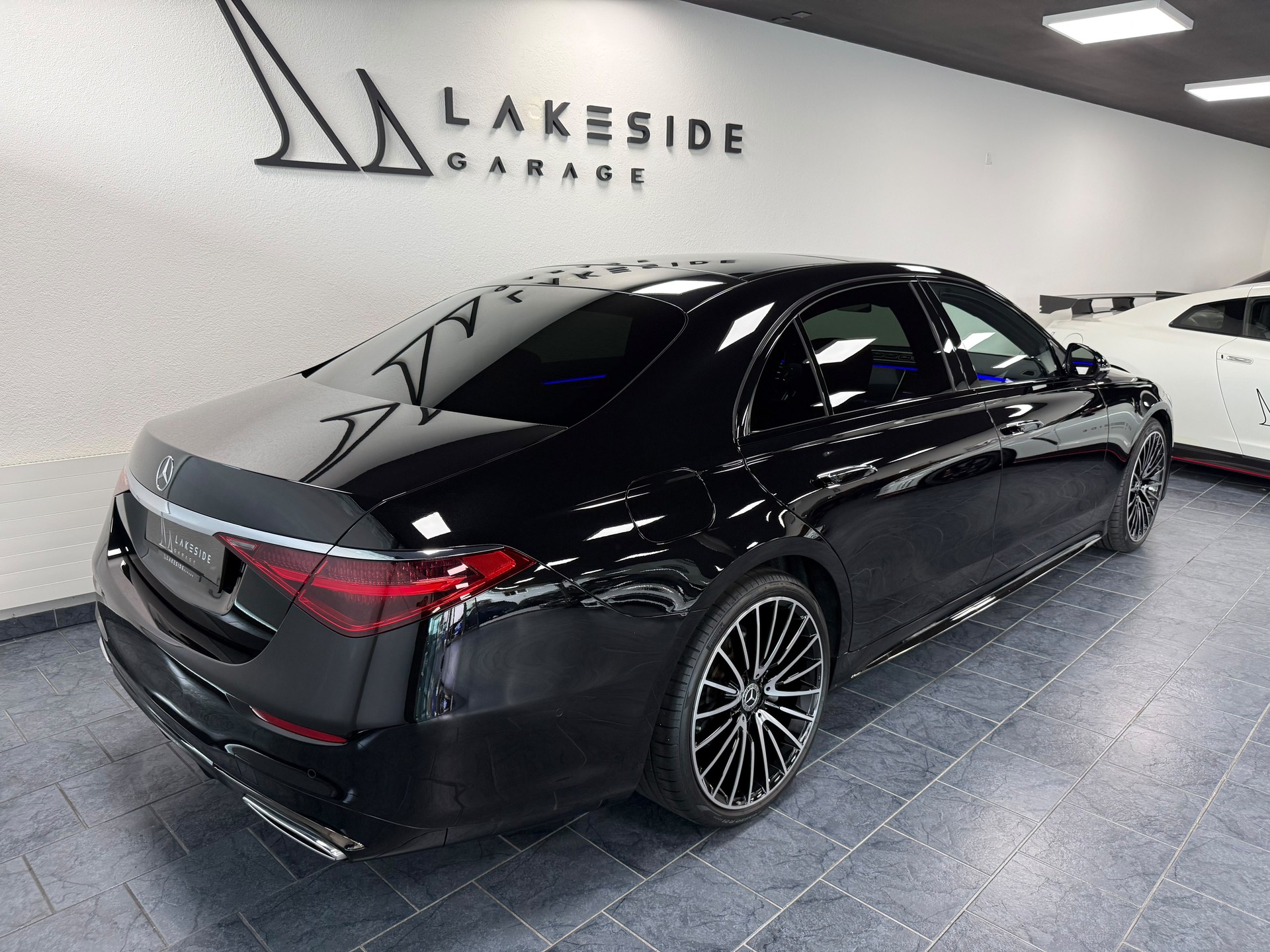 MERCEDES-BENZ S 450 d L 4Matic AMG Line 9G-Tronic-showroom-element-3