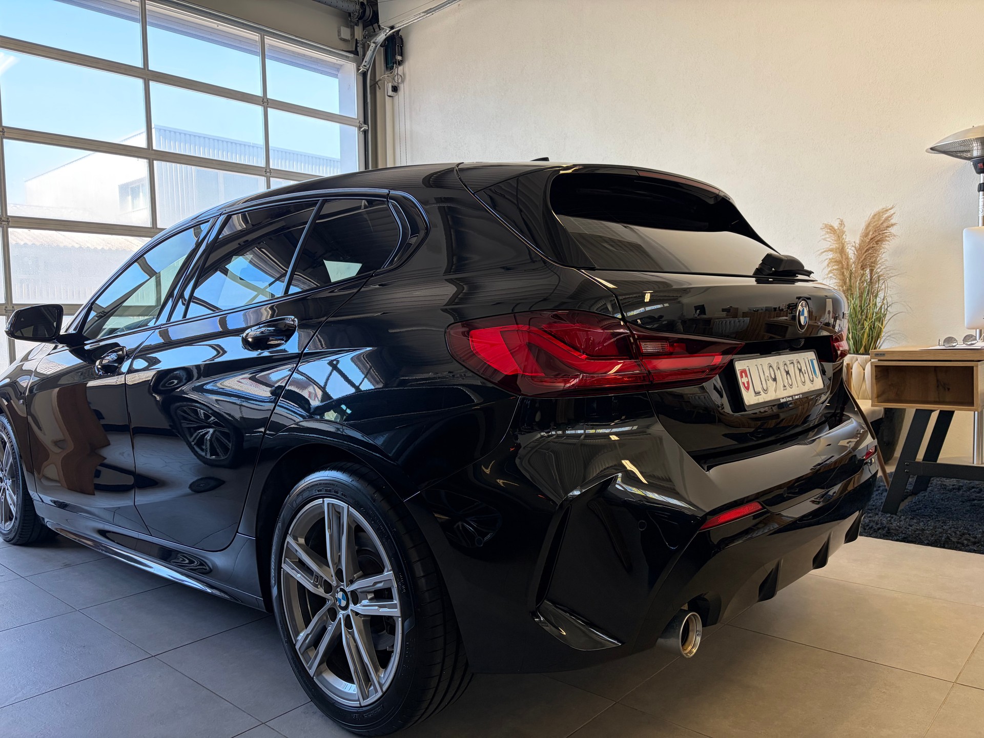BMW 118i Steptronic M Sport-image-1