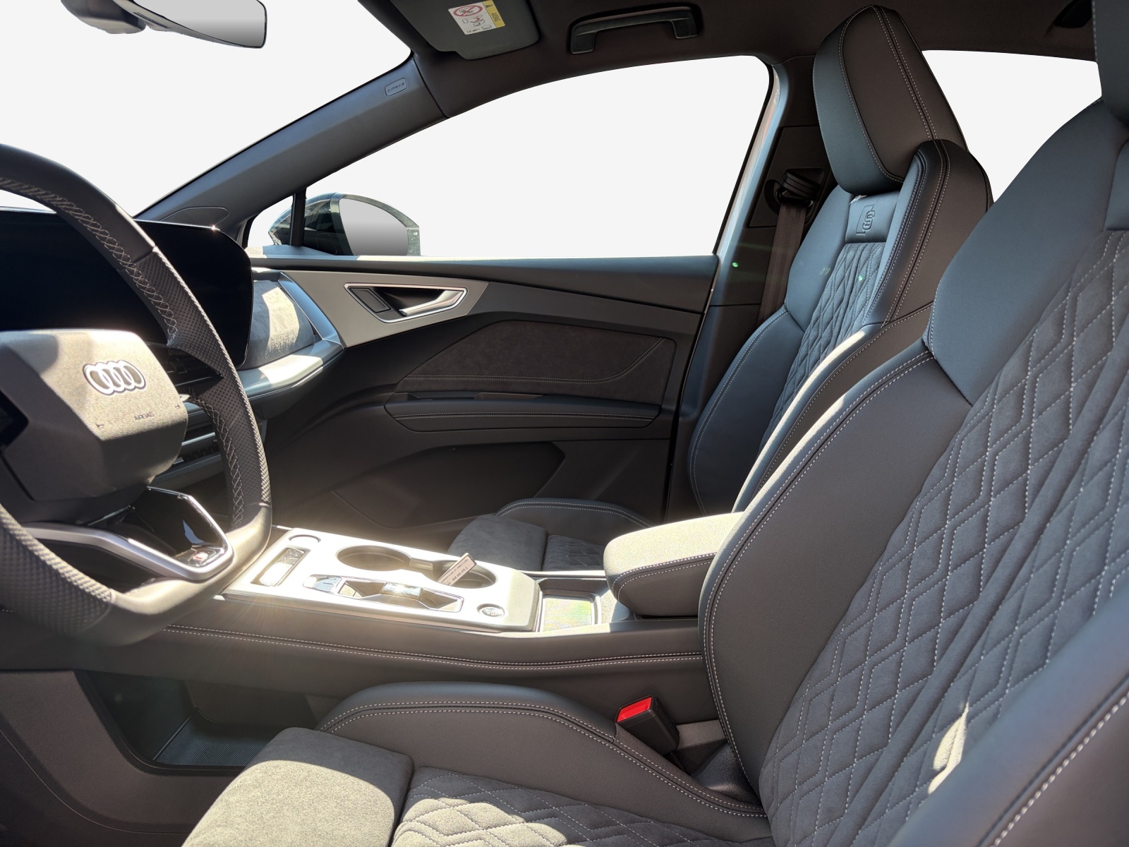AUDI Q4 Sportback e-tron quattro performance Swiss Ski-image-7