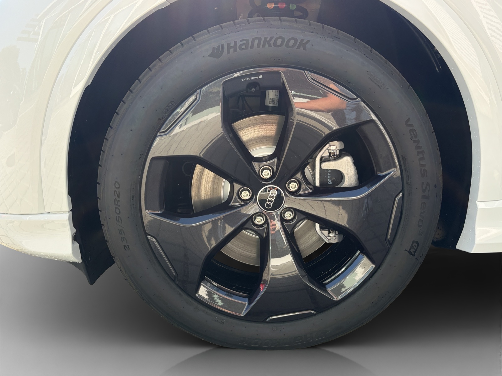 AUDI Q4 Sportback e-tron quattro performance Swiss Ski-image-15