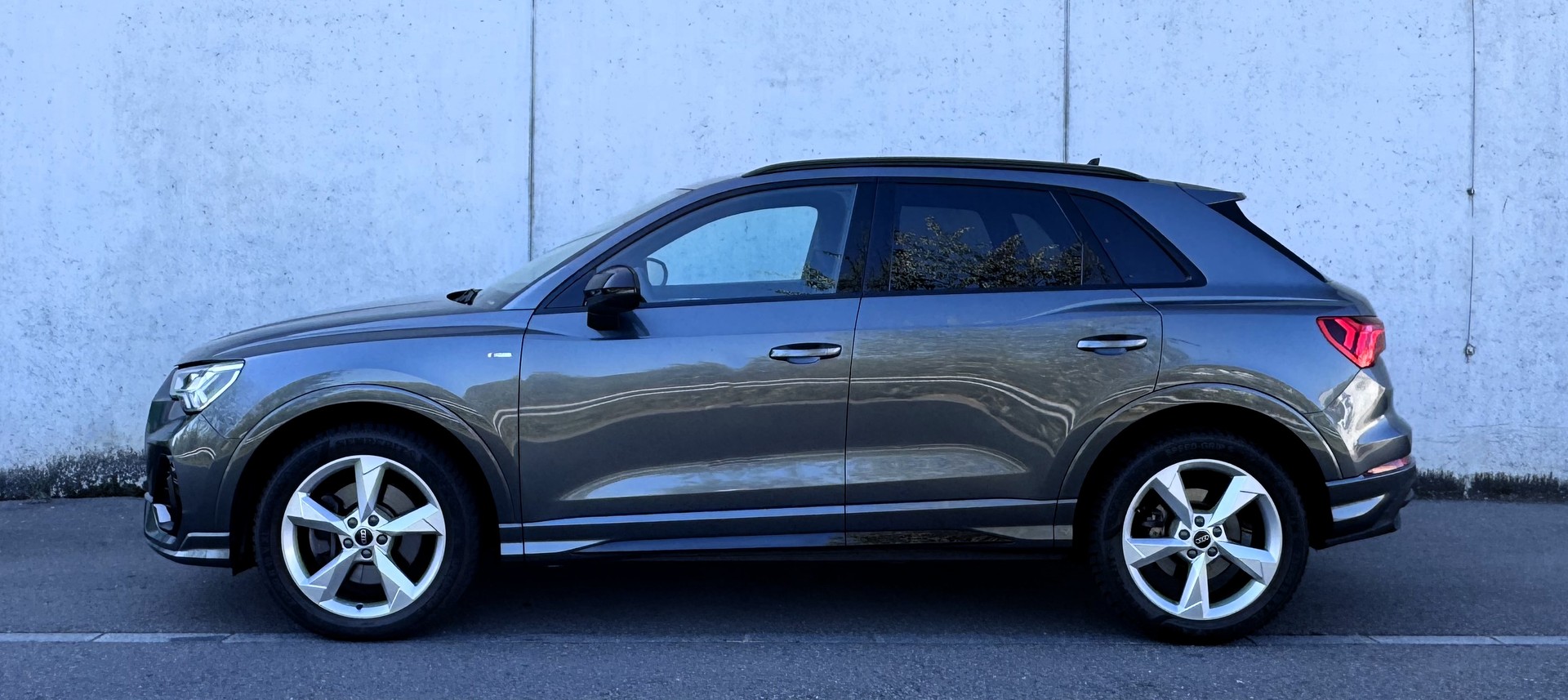 AUDI Q3 40 TDI S line quattro S-tronic CH FZ |Herstellergarantie|AudiSwissServicePackage+| neuwertig-image-2