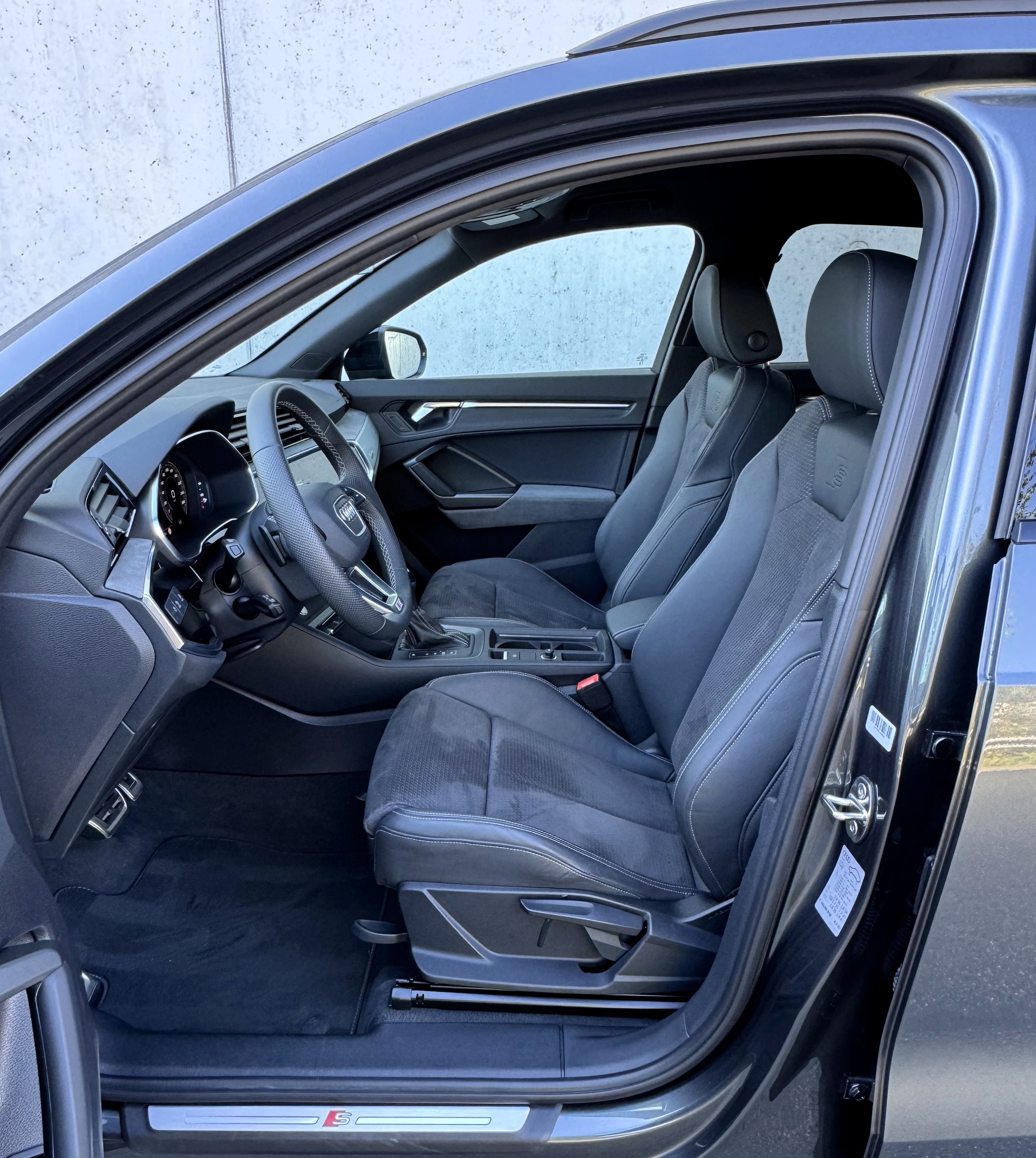 AUDI Q3 40 TDI S line quattro S-tronic CH FZ |Herstellergarantie|AudiSwissServicePackage+| neuwertig-image-8