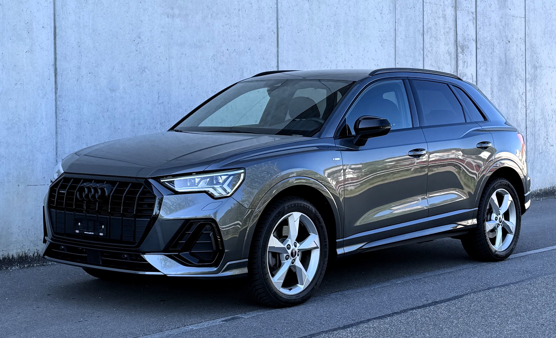 AUDI Q3 40 TDI S line quattro S-tronic CH FZ |Herstellergarantie|AudiSwissServicePackage+| neuwertig-image-1