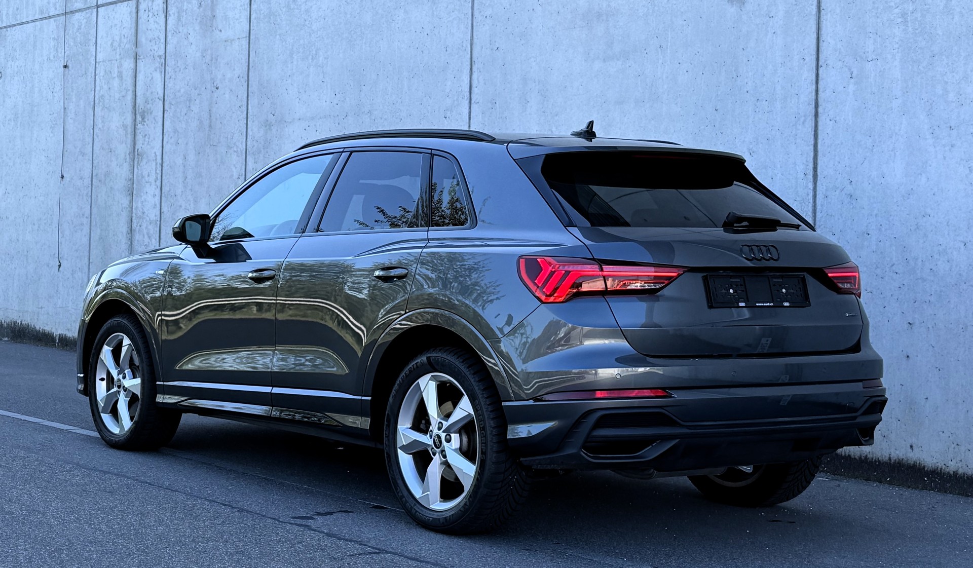 AUDI Q3 40 TDI S line quattro S-tronic CH FZ |Herstellergarantie|AudiSwissServicePackage+| neuwertig-image-4