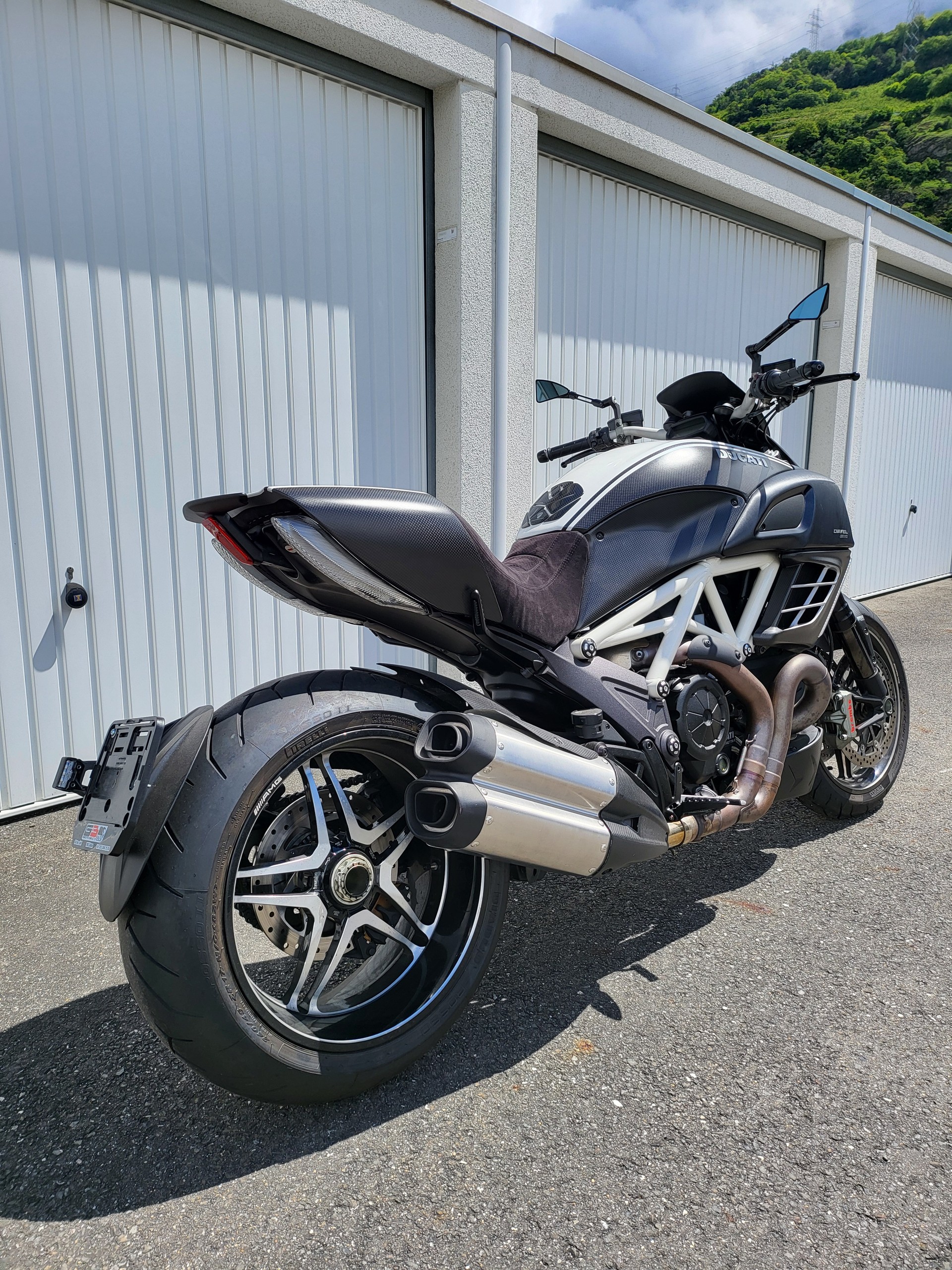 DUCATI Diavel 1200 AMG-image-4