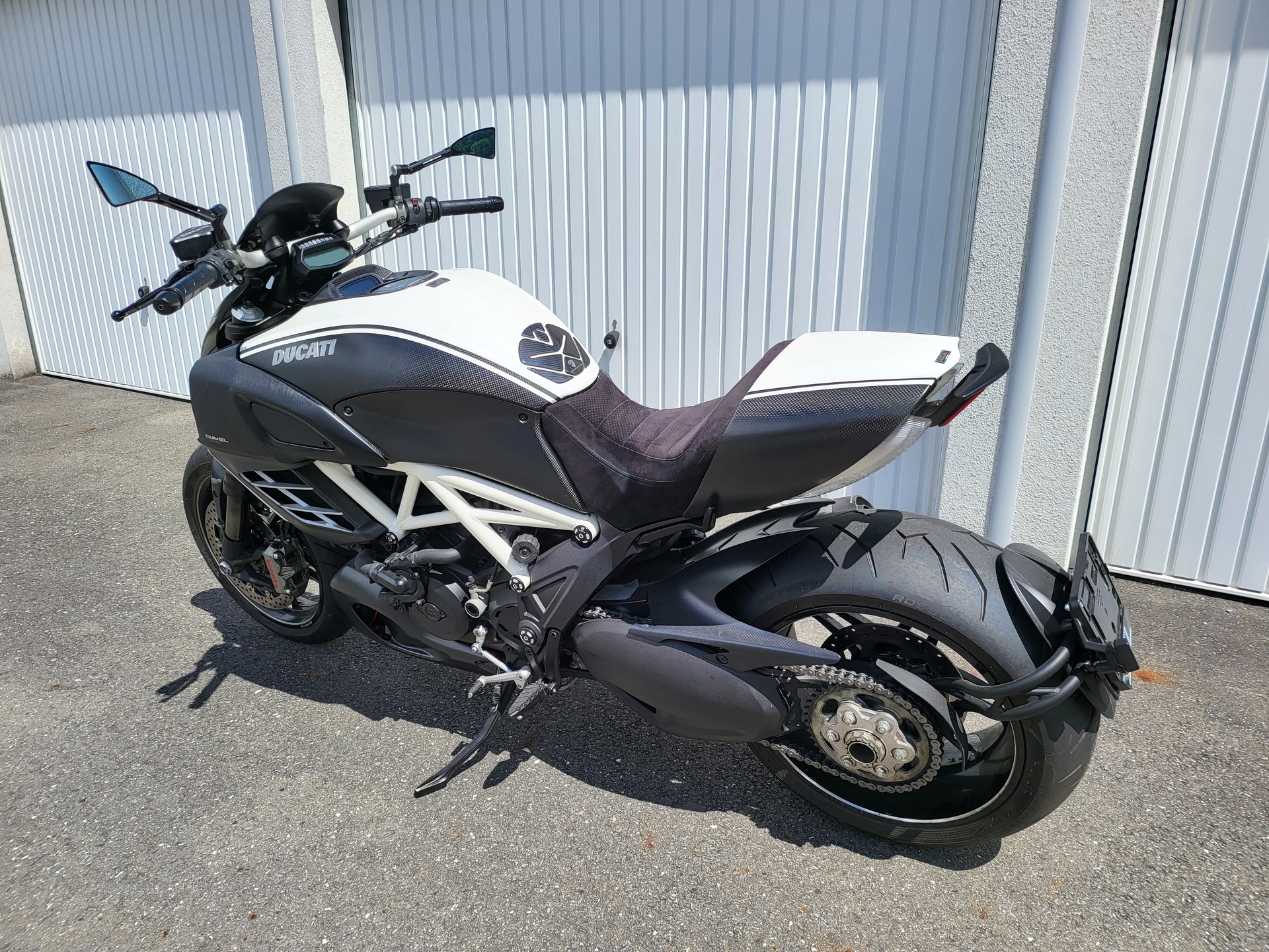 DUCATI Diavel 1200 AMG-image-2