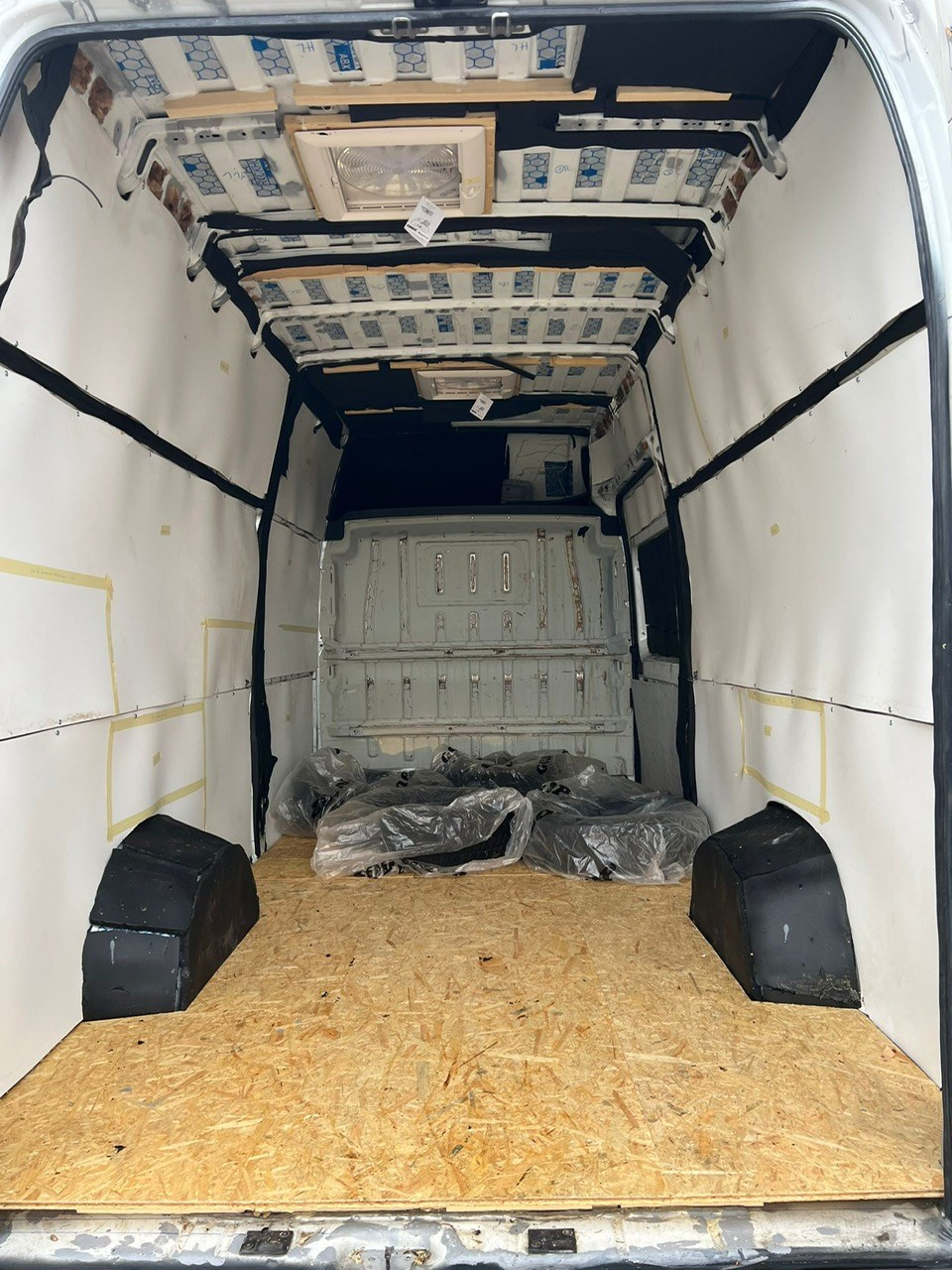 PEUGEOT Boxer 2.0 HDI 435 Active L4H3-image-4