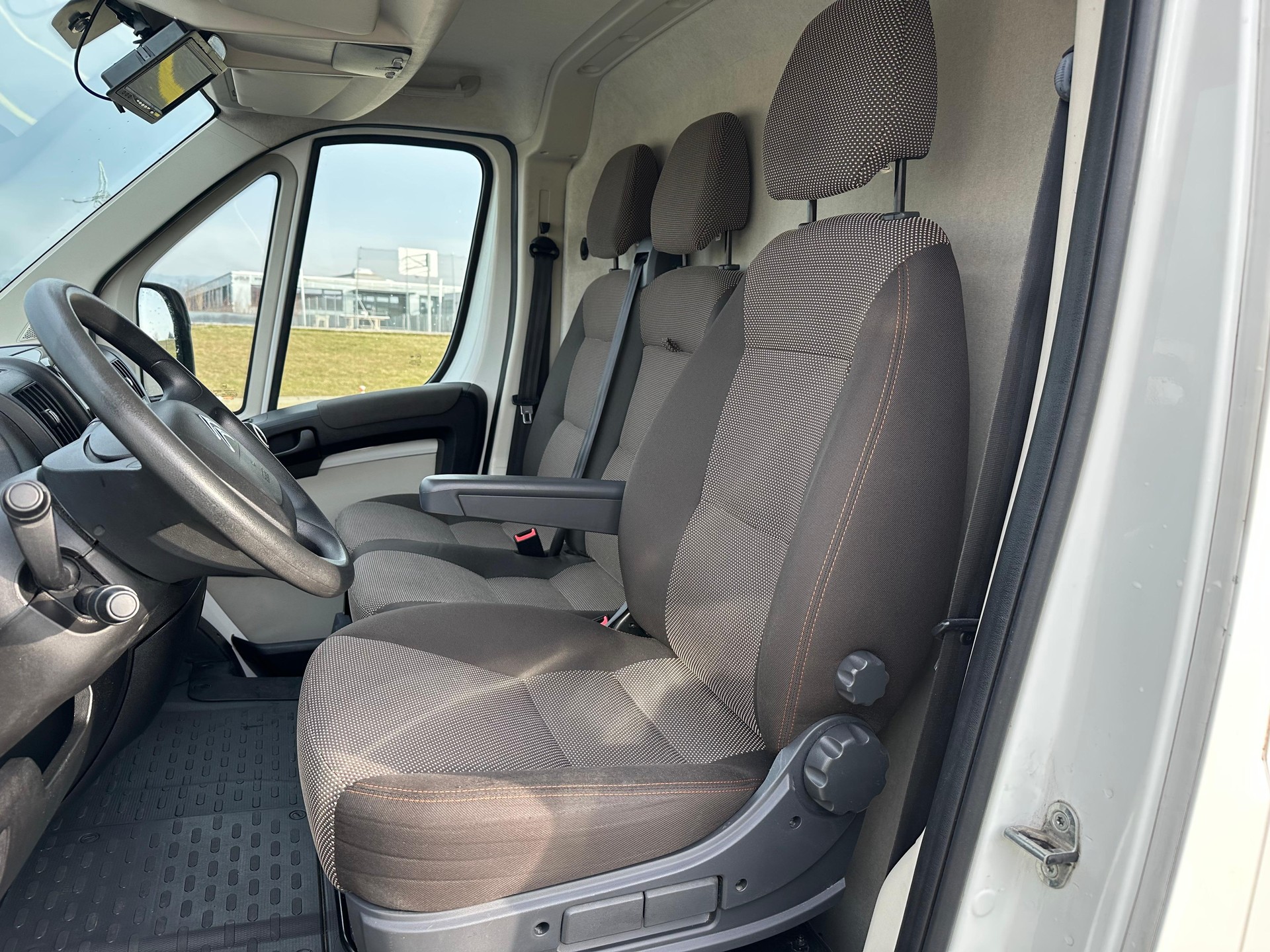 CITROEN Jumper 35+ 2.0 BlueHDi 160 Attraction L3H3-image-23