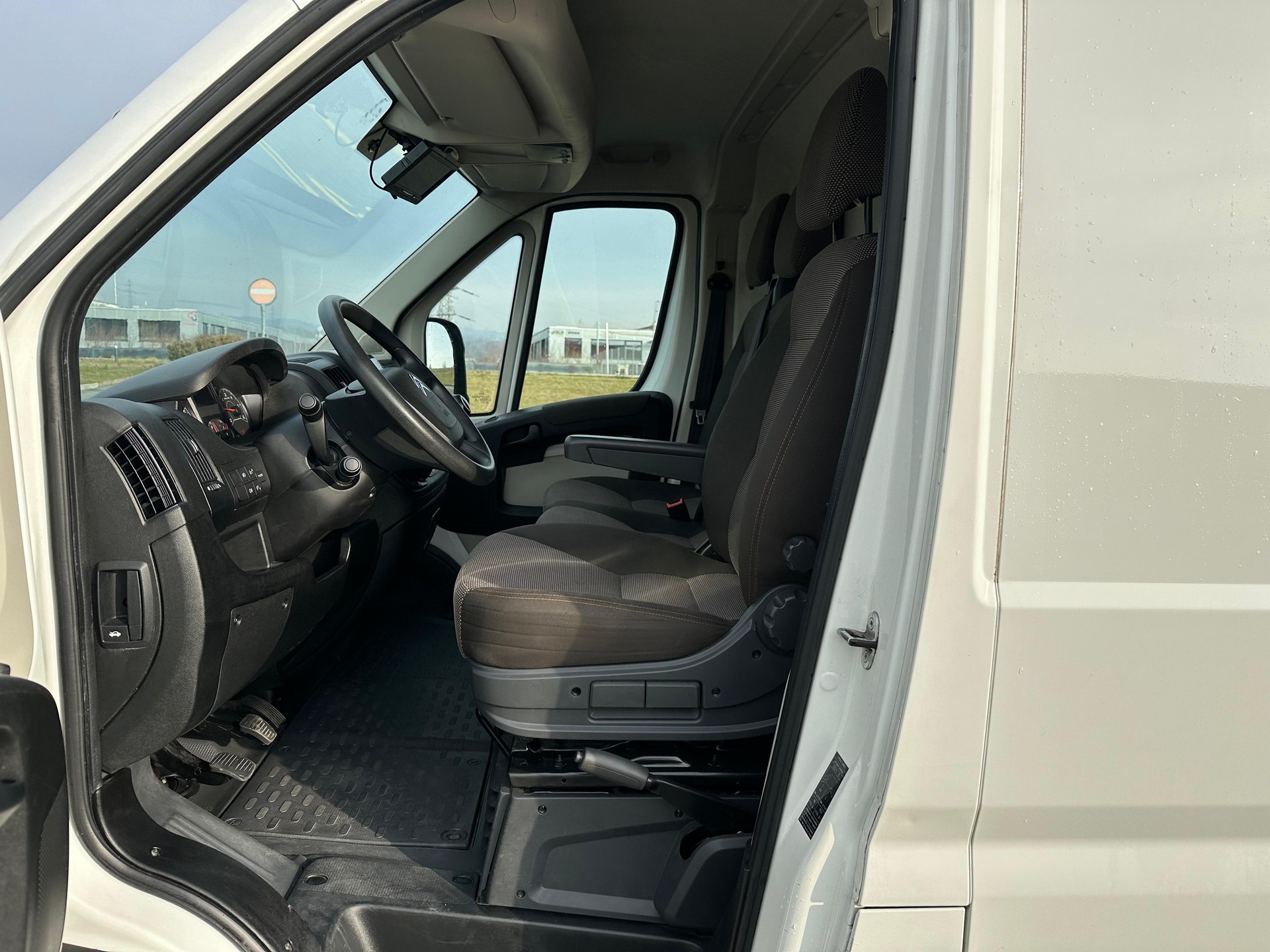 CITROEN Jumper 35+ 2.0 BlueHDi 160 Attraction L3H3-image-22