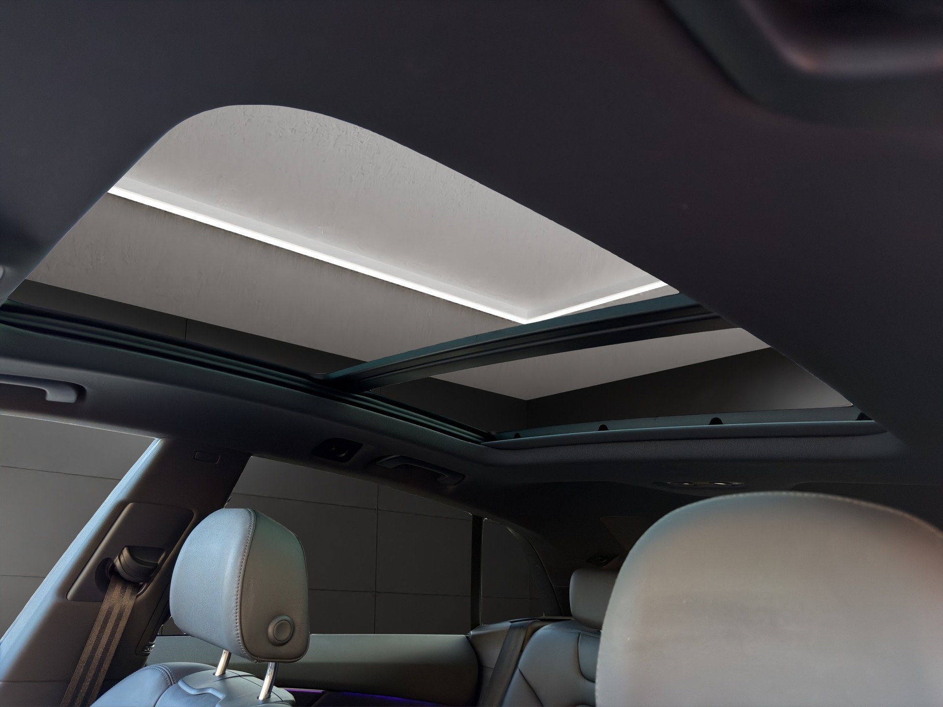 AUDI RSQ8 quattro tiptronic-image-12