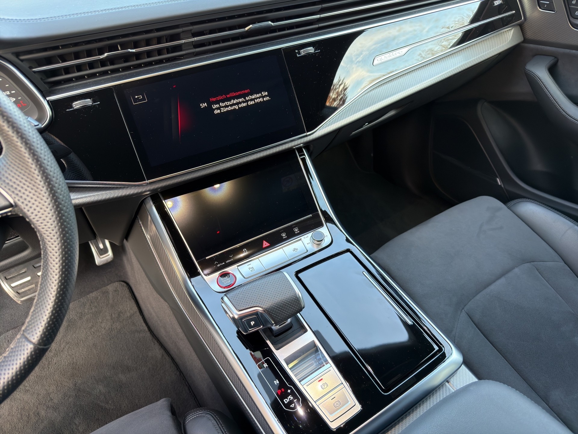 AUDI RSQ8 quattro tiptronic-image-13
