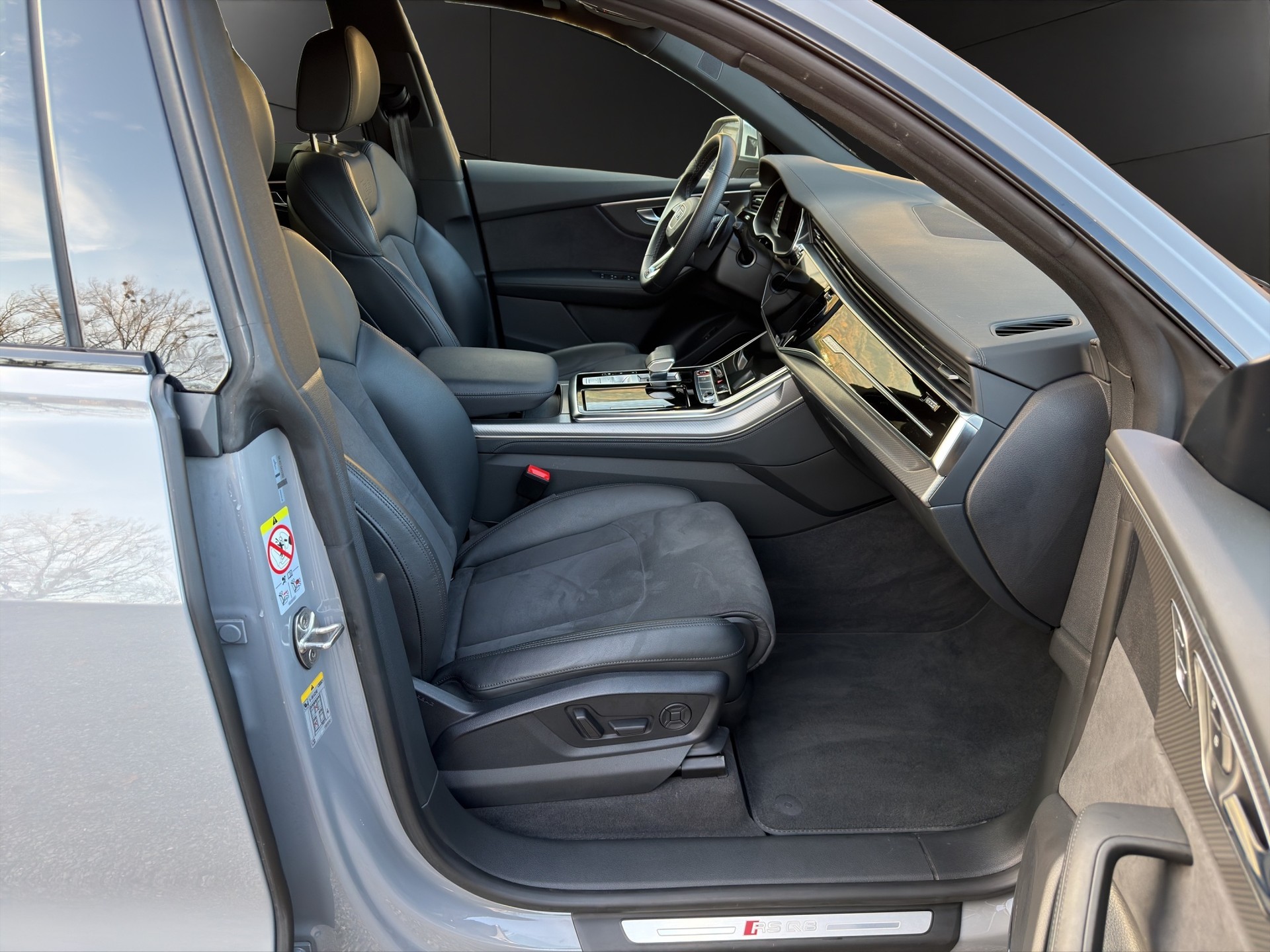 AUDI RSQ8 quattro tiptronic-image-10
